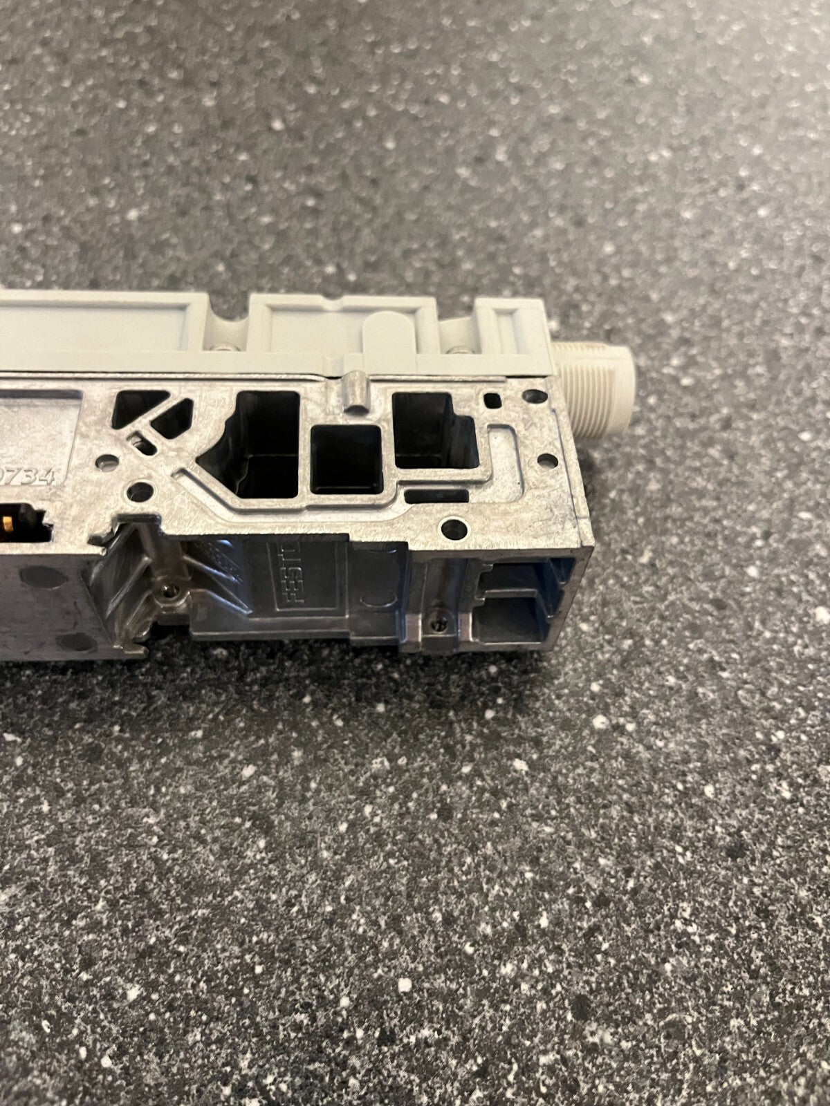 Festo MPA-FB-5P-V Valve Manifold Block - Used, Part #541082, E207