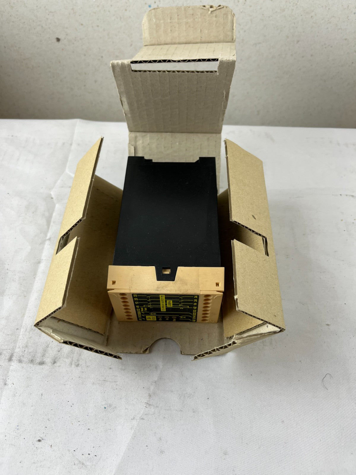 Jokab Safety JSBR4 Safety Relay 24 VDC 3NO/1NC NEW in Box Spare Part