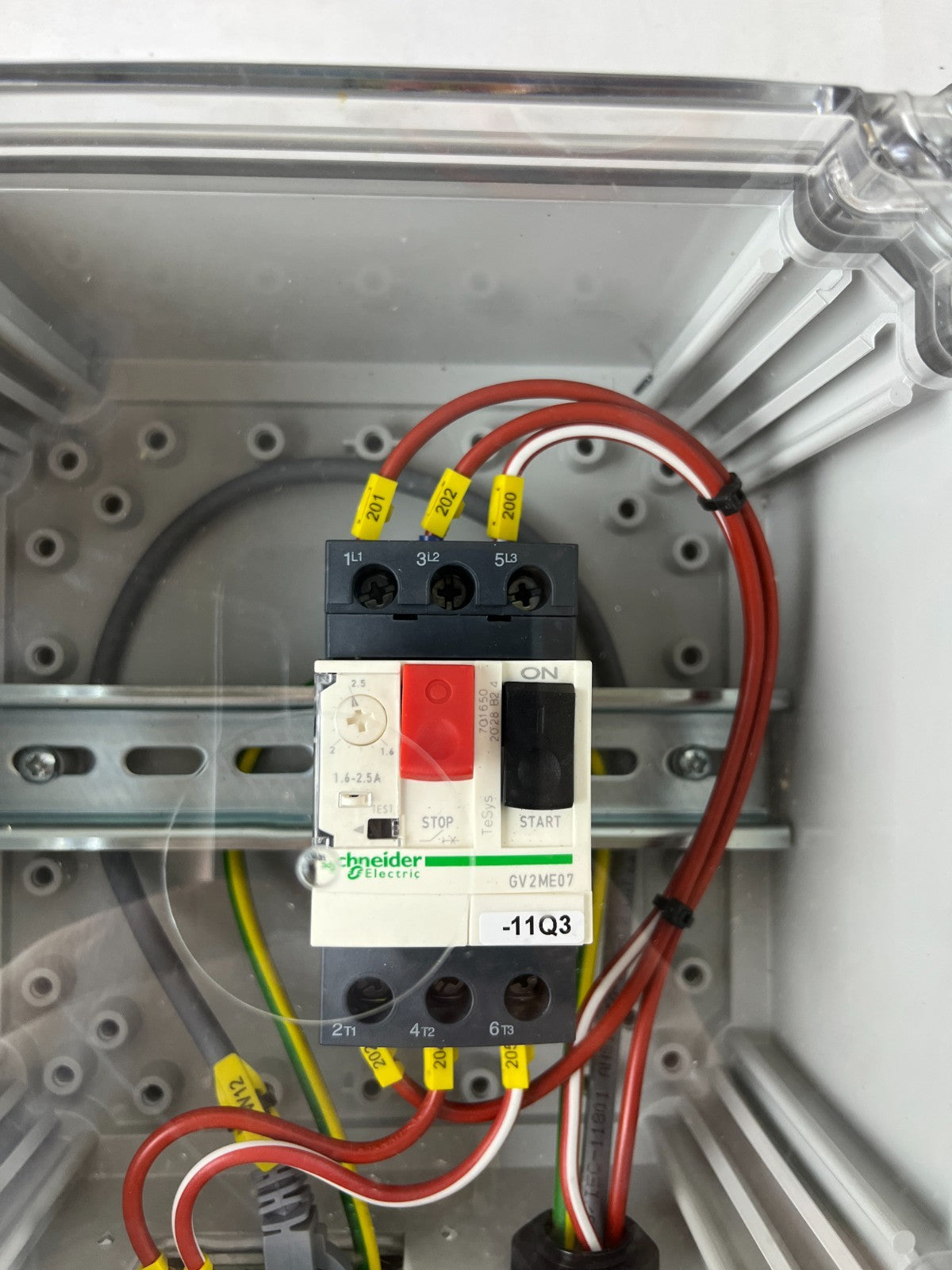 Schneider Electric GV2ME07 Motor Circuit Breaker In Enclosure With Harting