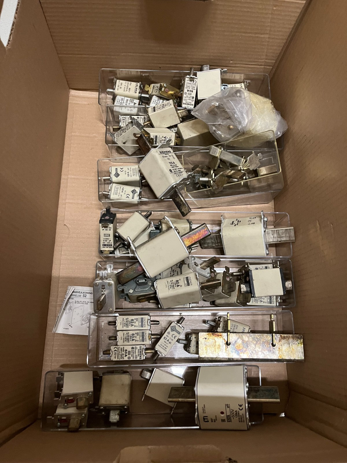 Siemens NH Fuse Lot Mixed Amperage 63A–200A Industrial Used/New Bulk Spare Units