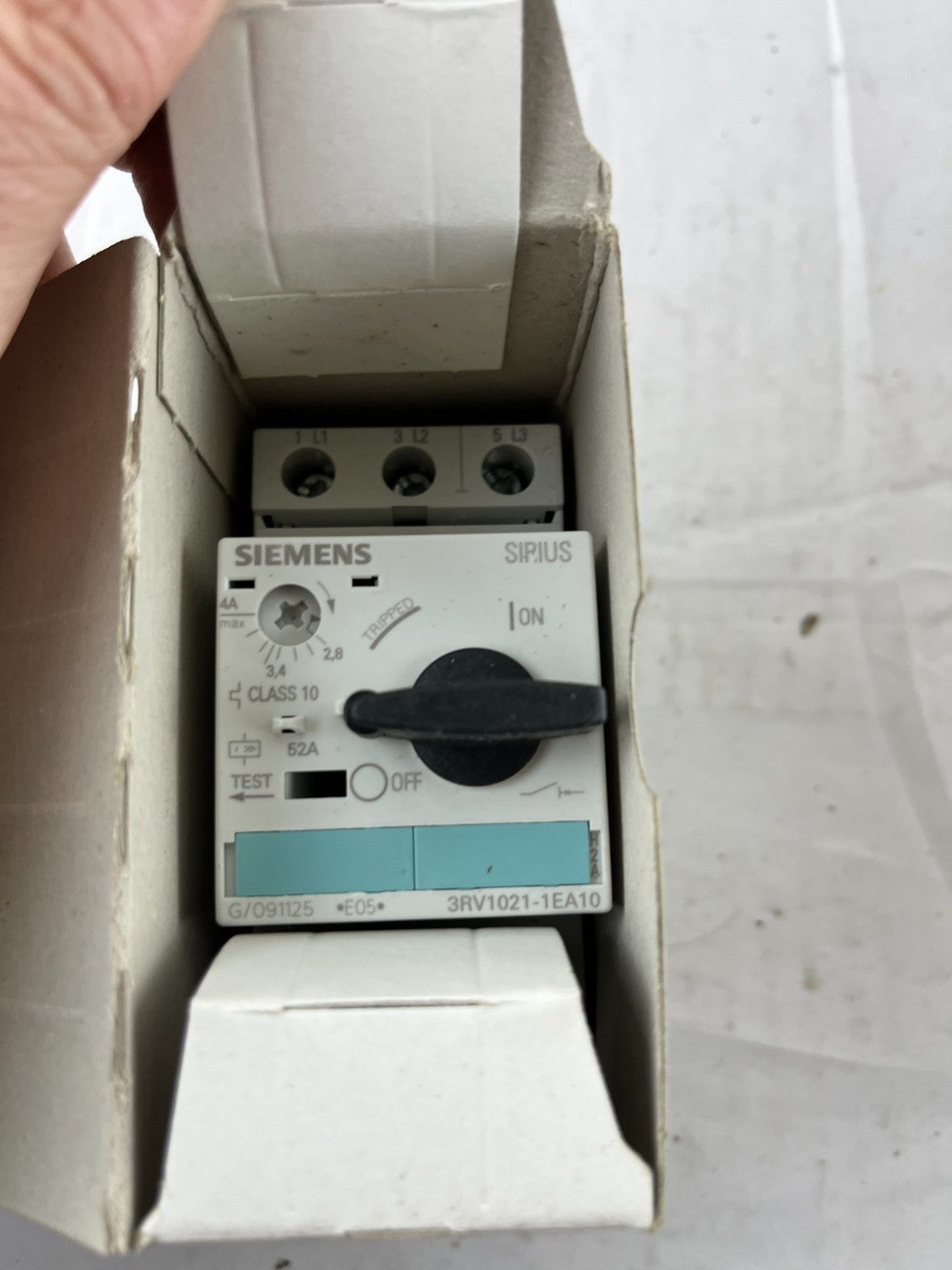 Siemens 3RV1021‑1EA10 SIRIUS Motor Protection Circuit Breaker 2.8–4A Class 10