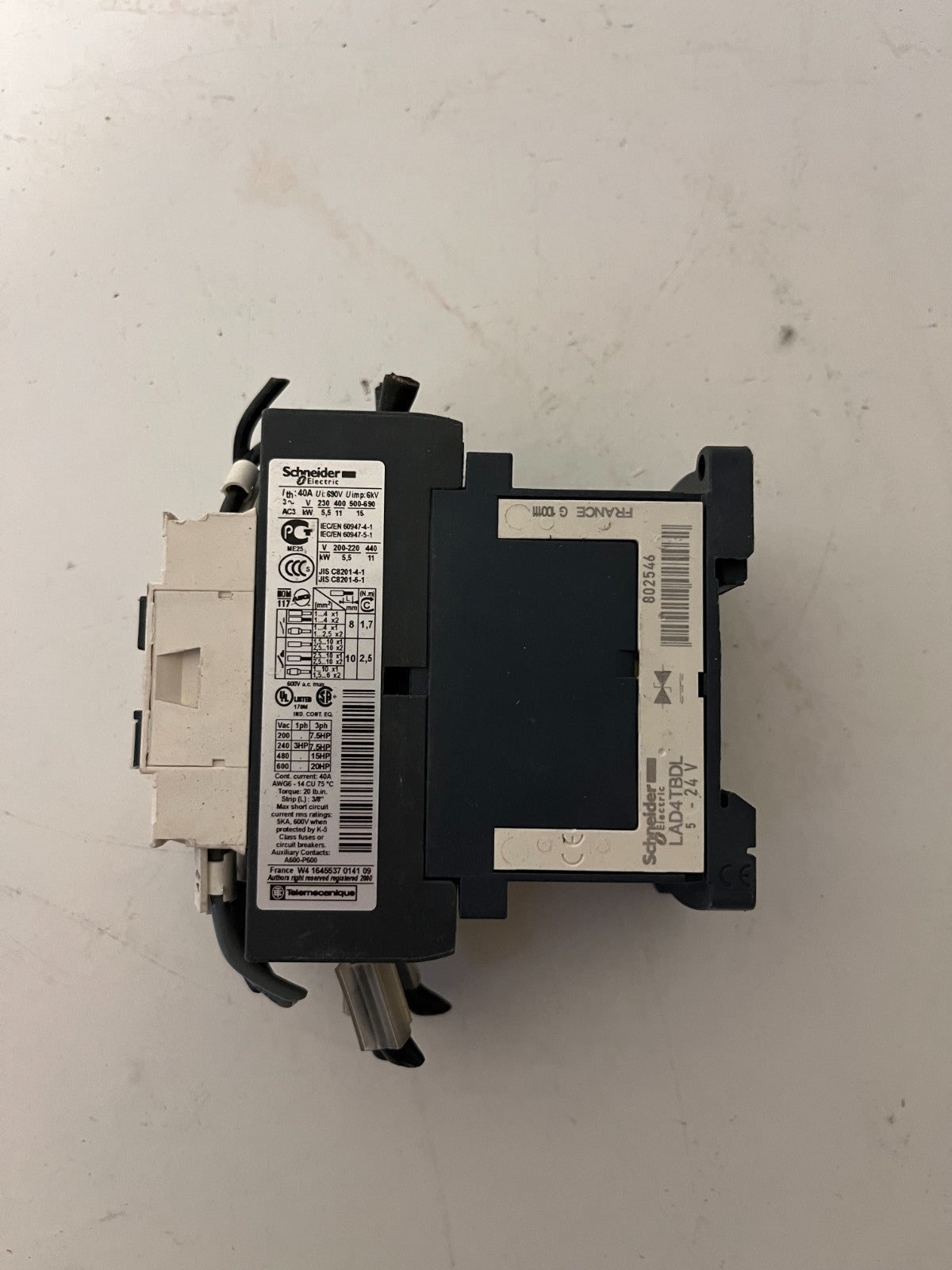 Schneider Electric LC1D25BD Contactor 25A 24V DC Coil TeSys D + LAD4TBDL Used