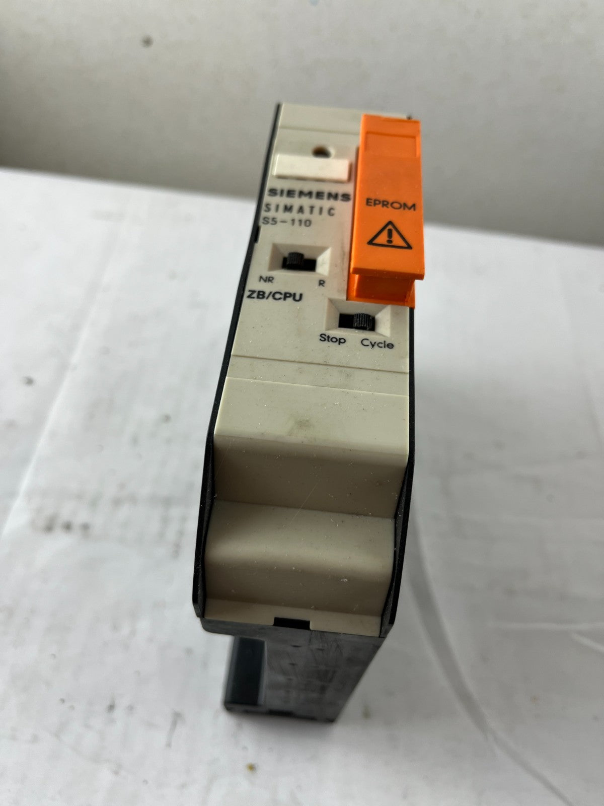 Siemens SIMATIC S5-110A 6ES5 900-7AD11 CPU Central Module ZB/CPU EPROM Used