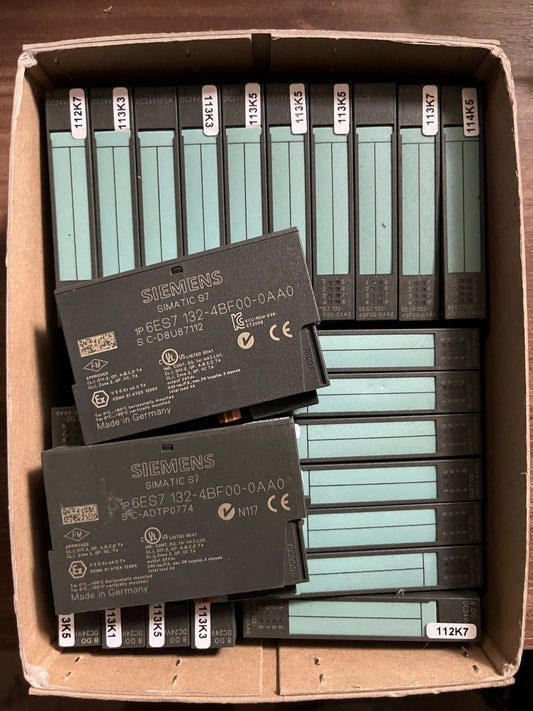 32x Siemens 6ES7 132-4BF00-0AA0 SIMATIC S7 8DO DC24V Digital Output Modules Used