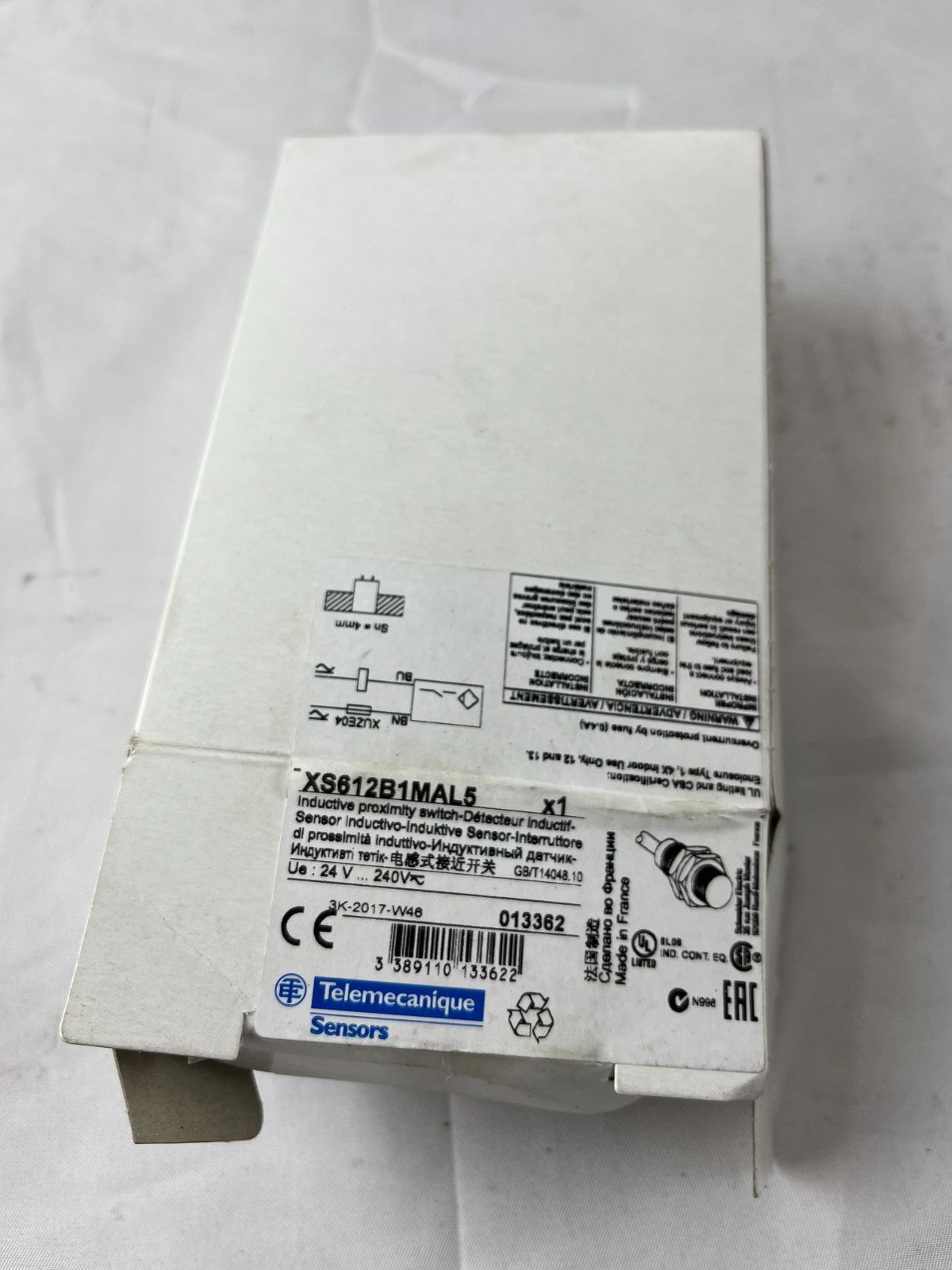 Schneider XS612B1MAL5 Proximity Sensor M12 4mm AC/DC New 5m Cable Telemecanique