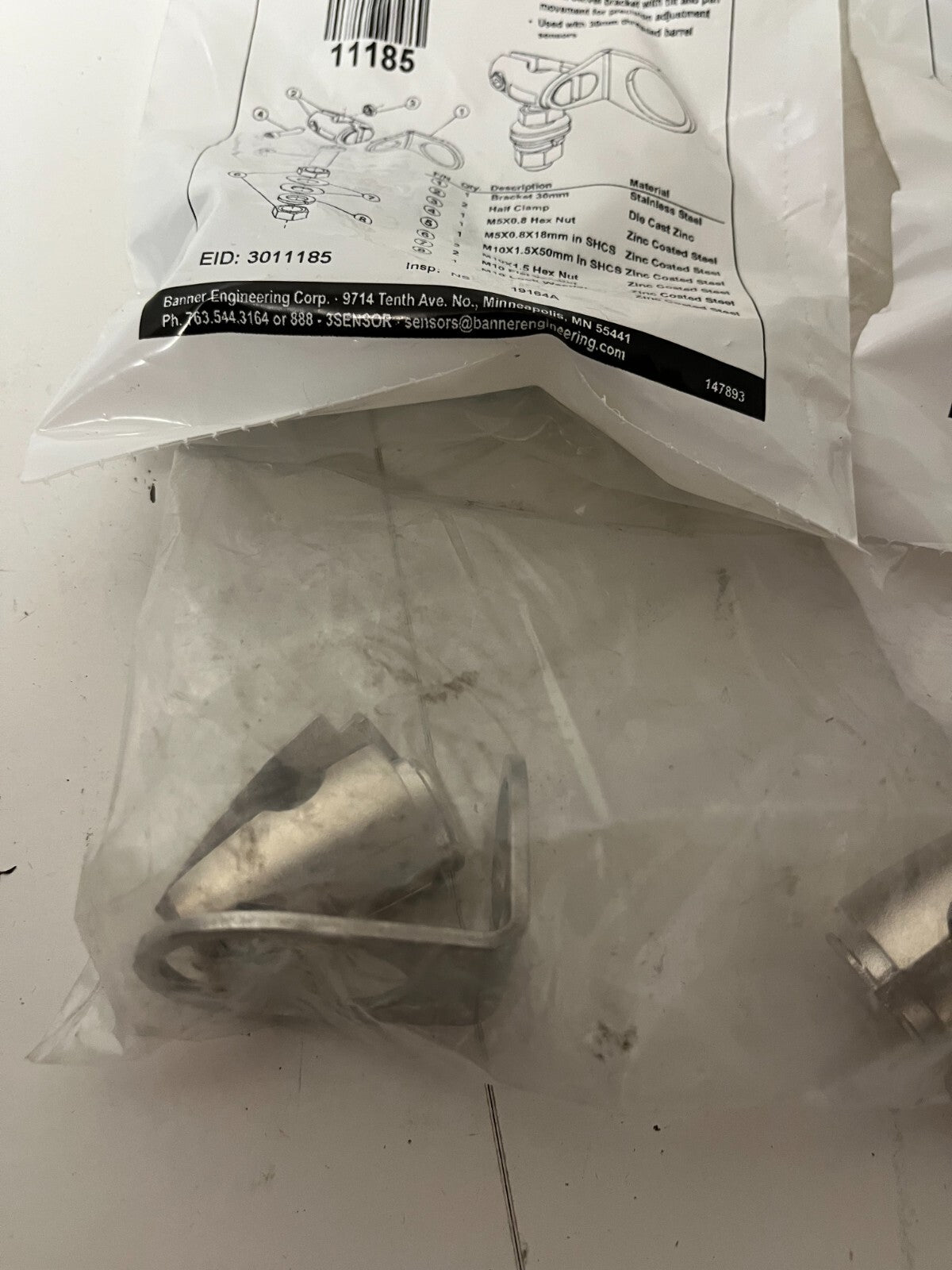 NEW Banner Engineering SMB30FAM10 Sensor Mounting Brackets - Lot of 2