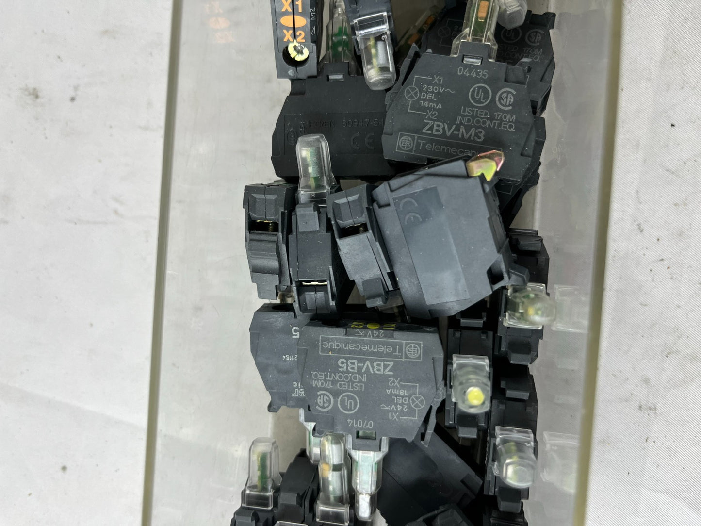 Schneider Electric ZBVM3 Harmony ZBV Green LED Light Blocks 230–240 V AC Lot Mix