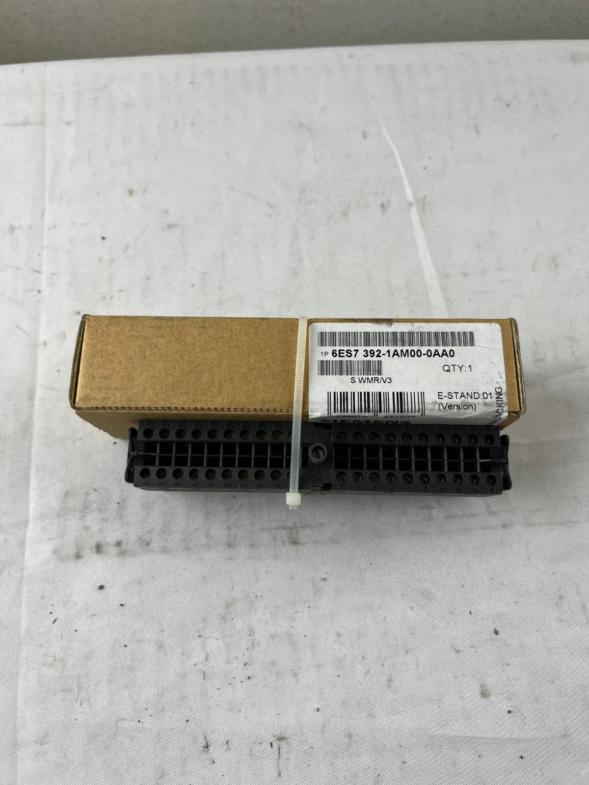 Siemens 6ES7 392-1AM00-0AA0 SIMATIC S7-300 40-Pole Front Connector New