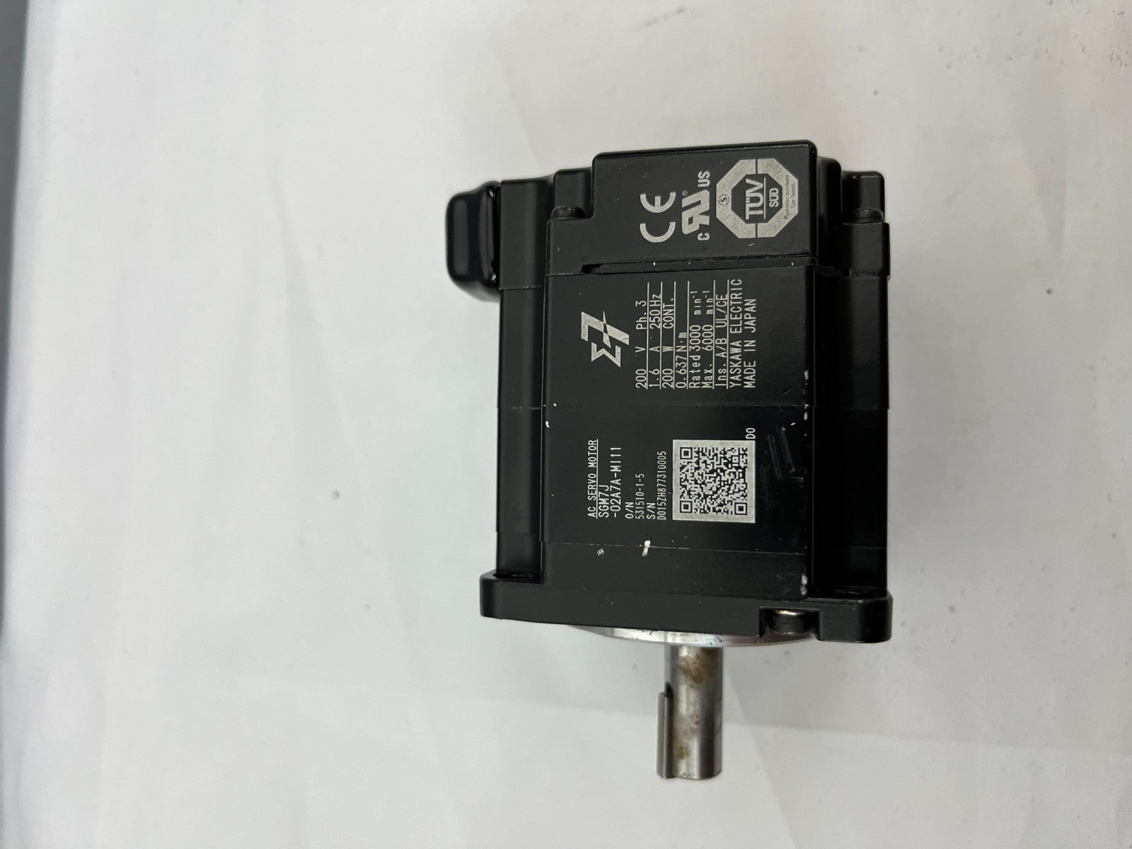 Yaskawa SGM7J-02A7A-M111 AC Servo Motor 200V 0.2kW 0.637Nm Sigma-7 Tested Used