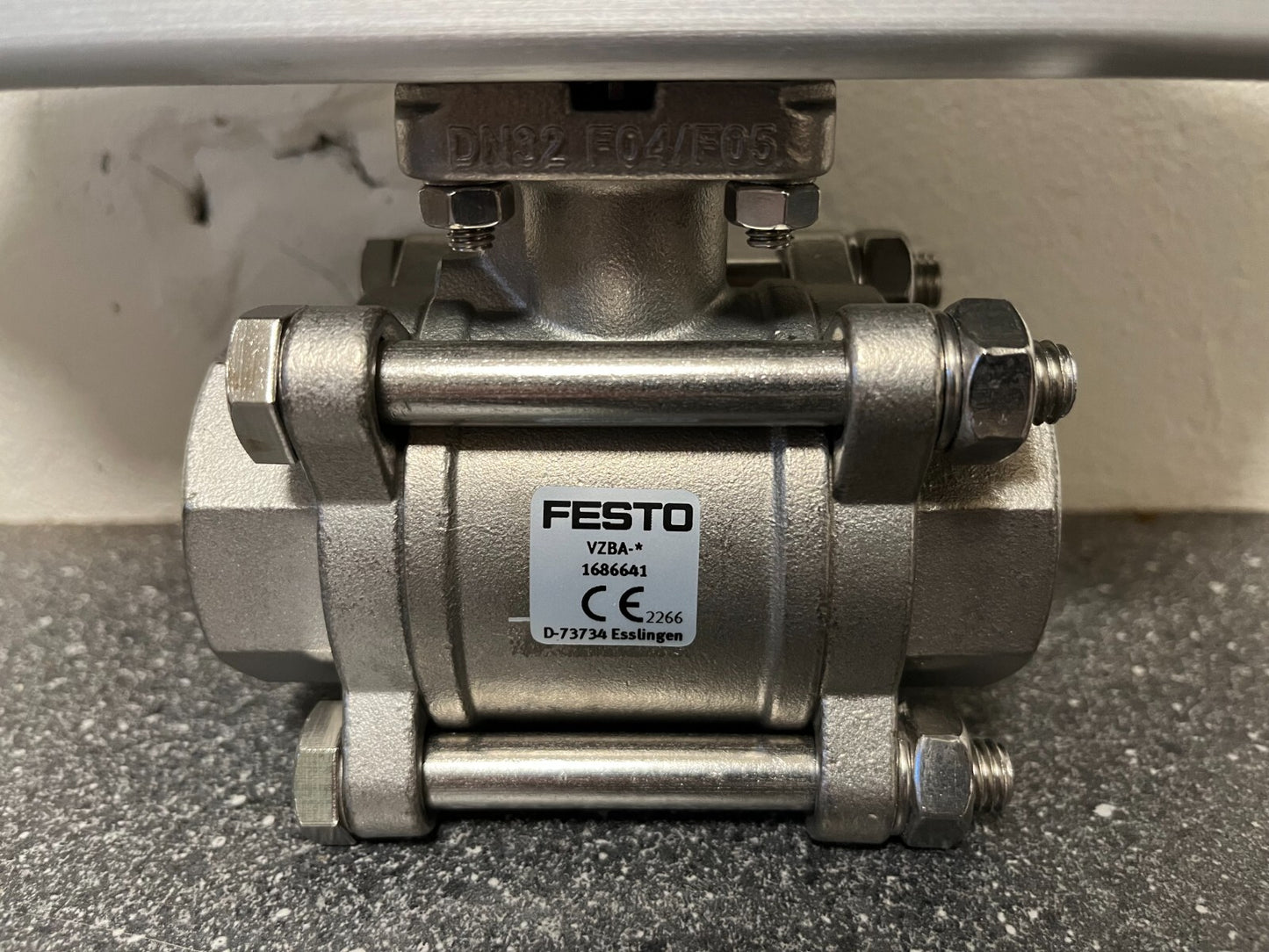 Festo VZBA 1-1/4" Stainless Steel Pneumatic Ball Valve Actuator VZBA-63-T-22