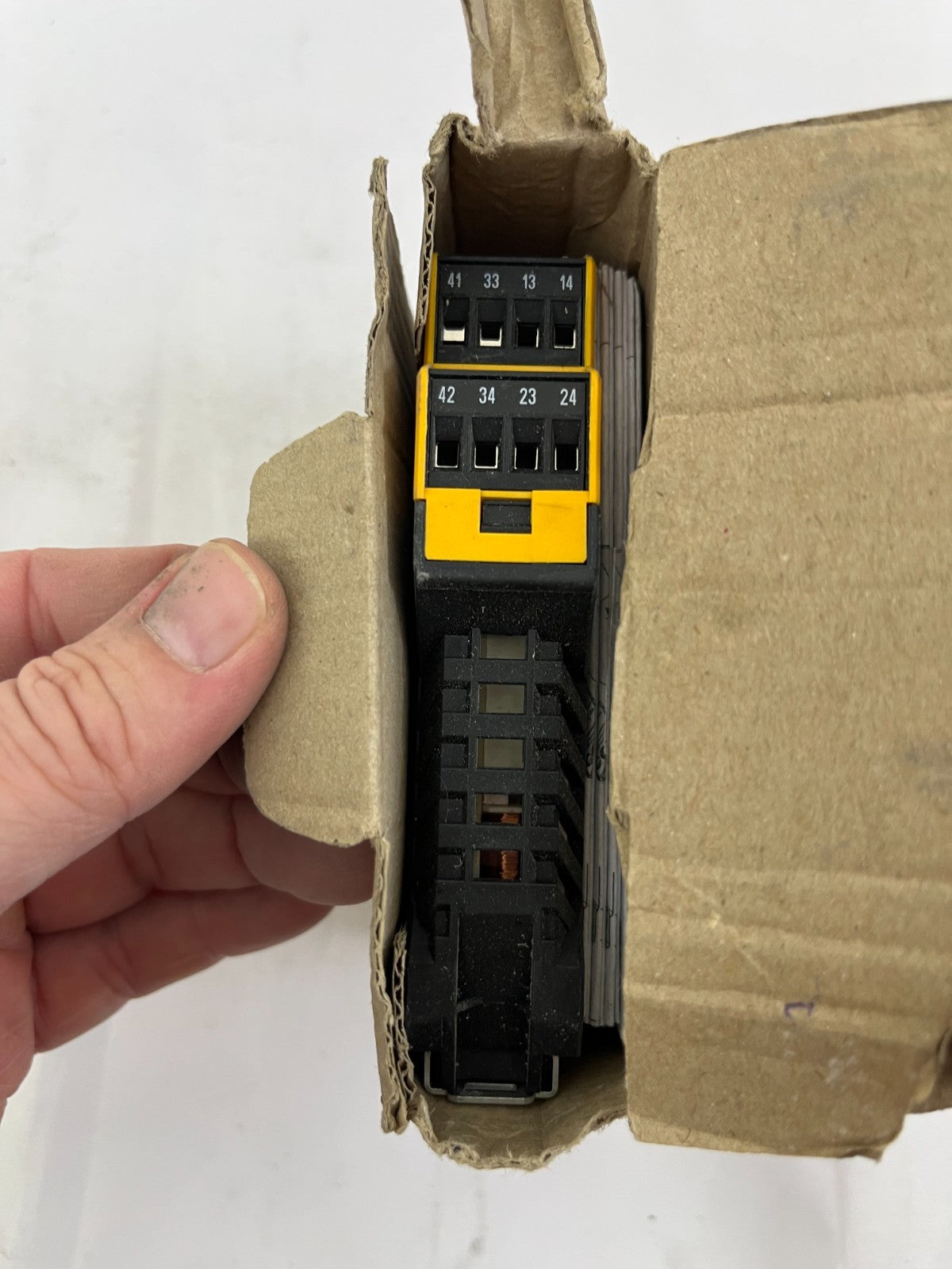Eaton ESR5-NO-31-230VAC Safety Relay 230V AC Dual Channel, 3 Contacts, New Box