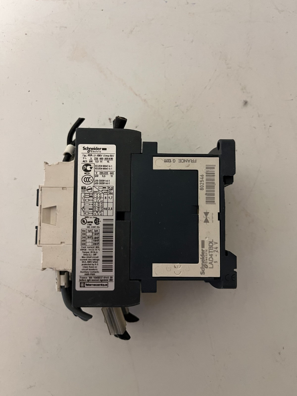 Schneider Electric LC1D25BD Contactor 25A 24V DC Coil TeSys D + LAD4TBDL Used