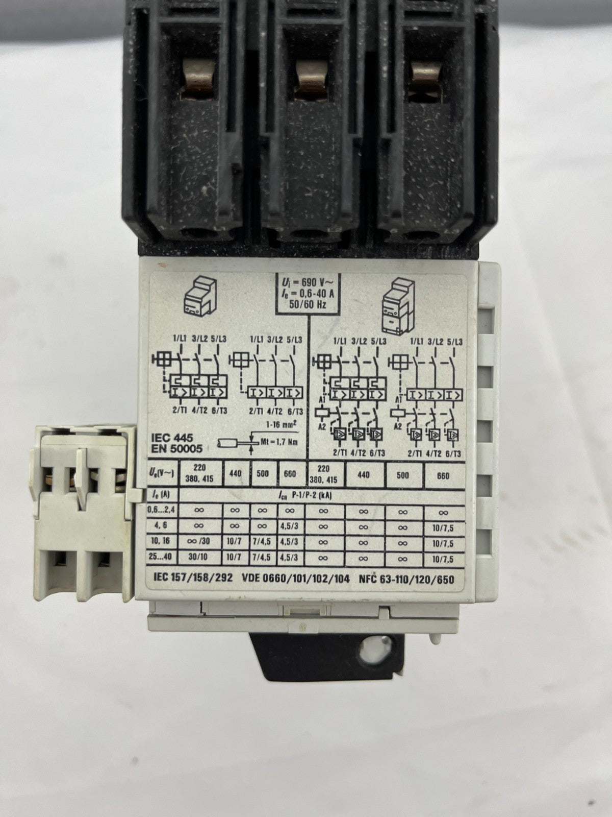 Moeller PKZ2 Motor Protection Breaker ZM-1,6-PKZ2 S-PKZ2 1-1.6A 10A 600VAC Used
