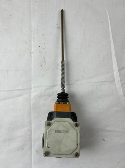 Siemens 3SE3 100-1FC Limit Switch Flexible Rod IP67 Used Spare Parts