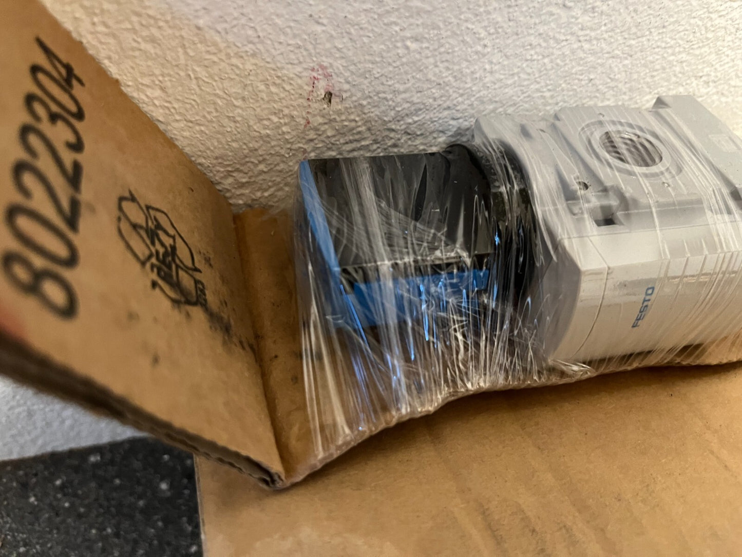 Festo MS4-EM1-1/4-S On/Off Valve Assembly with Filter Regulator MS4/6-LFR/LR(B)