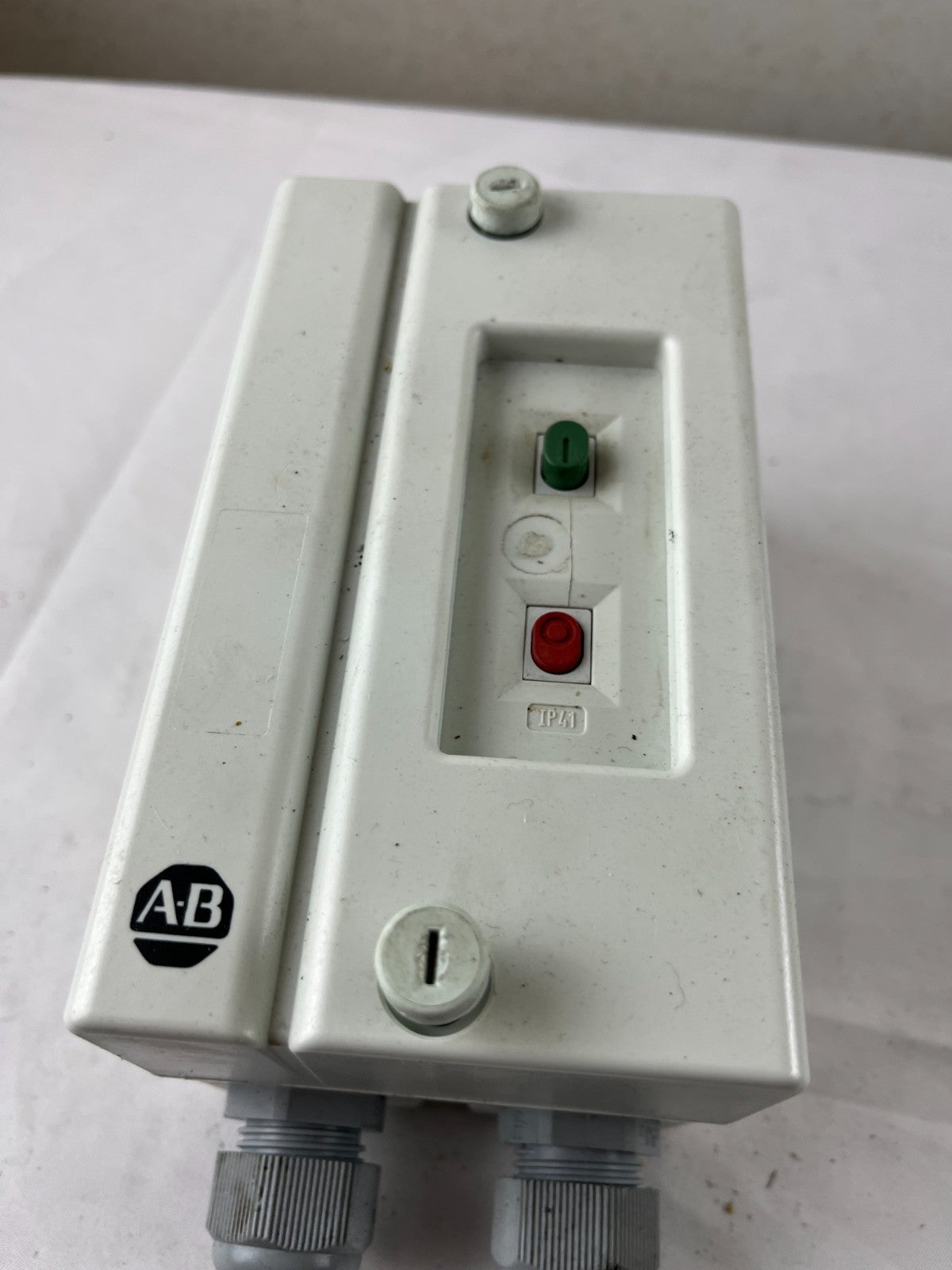 Allen-Bradley 140-MN-0630 Manual Motor Starter 4–6.3A 3-Pole in Enclosure Used