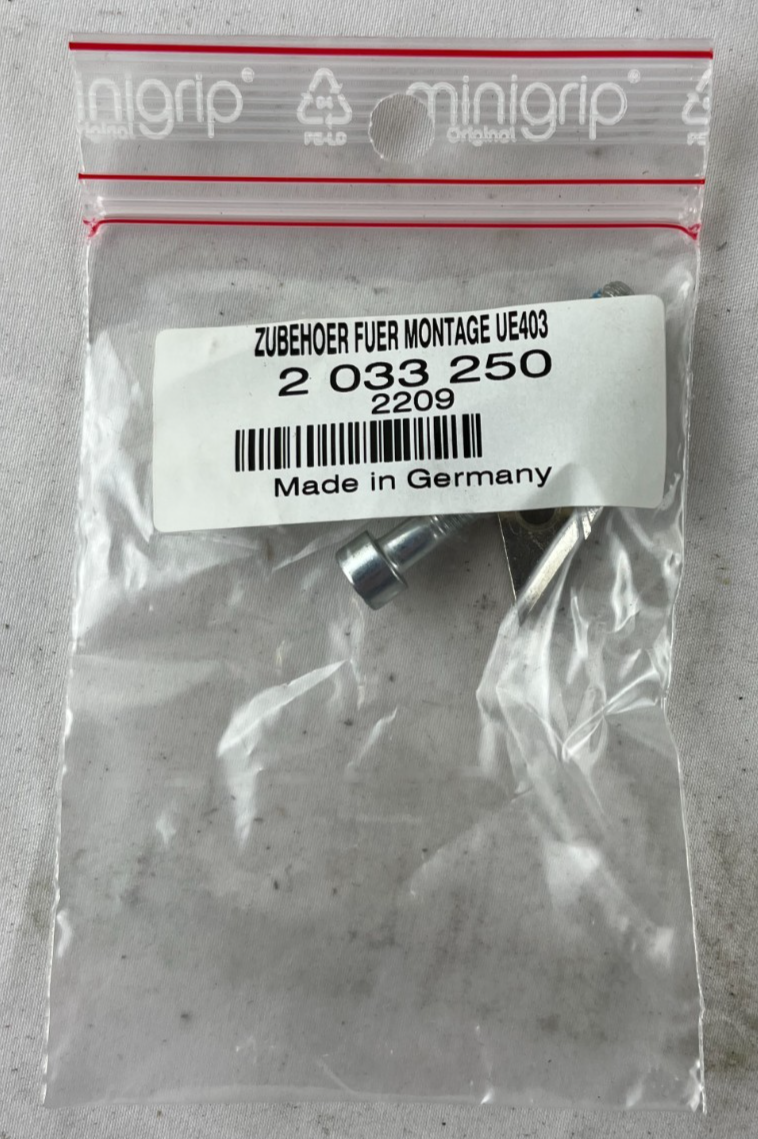 SICK 2033250 UE403 Mounting Kit Sliding Nuts Screws M4000 Accessory Germany NEW