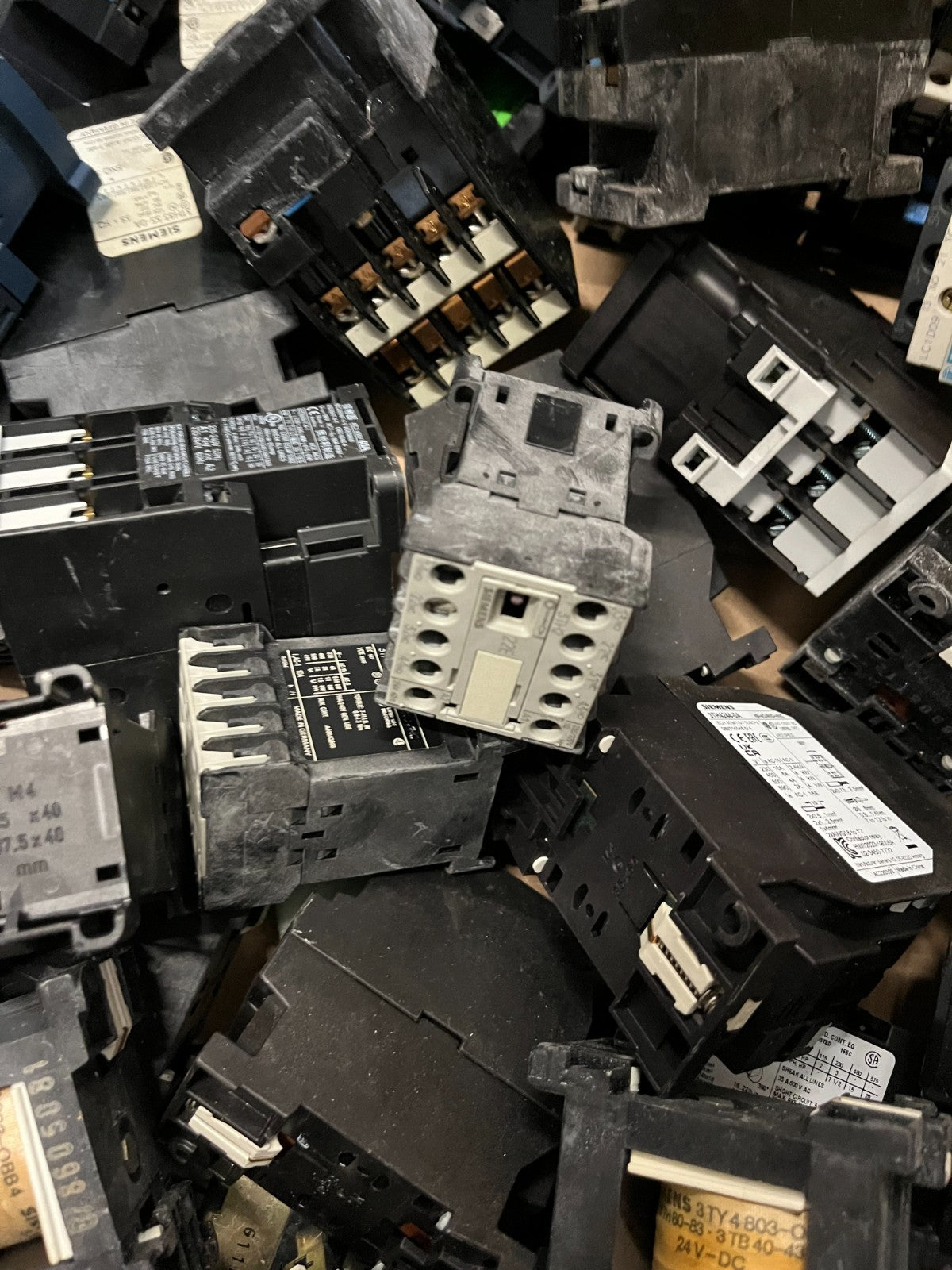 Siemens 3TH / 3TF Contactor Relay Huge Lot Mixed 24V DC AC Used Bundle Spares