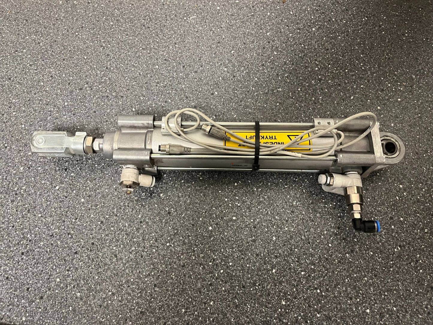 SMC Pneumatic Cylinder CS95D040-160U, Double Acting, 160mm Stroke, Tested