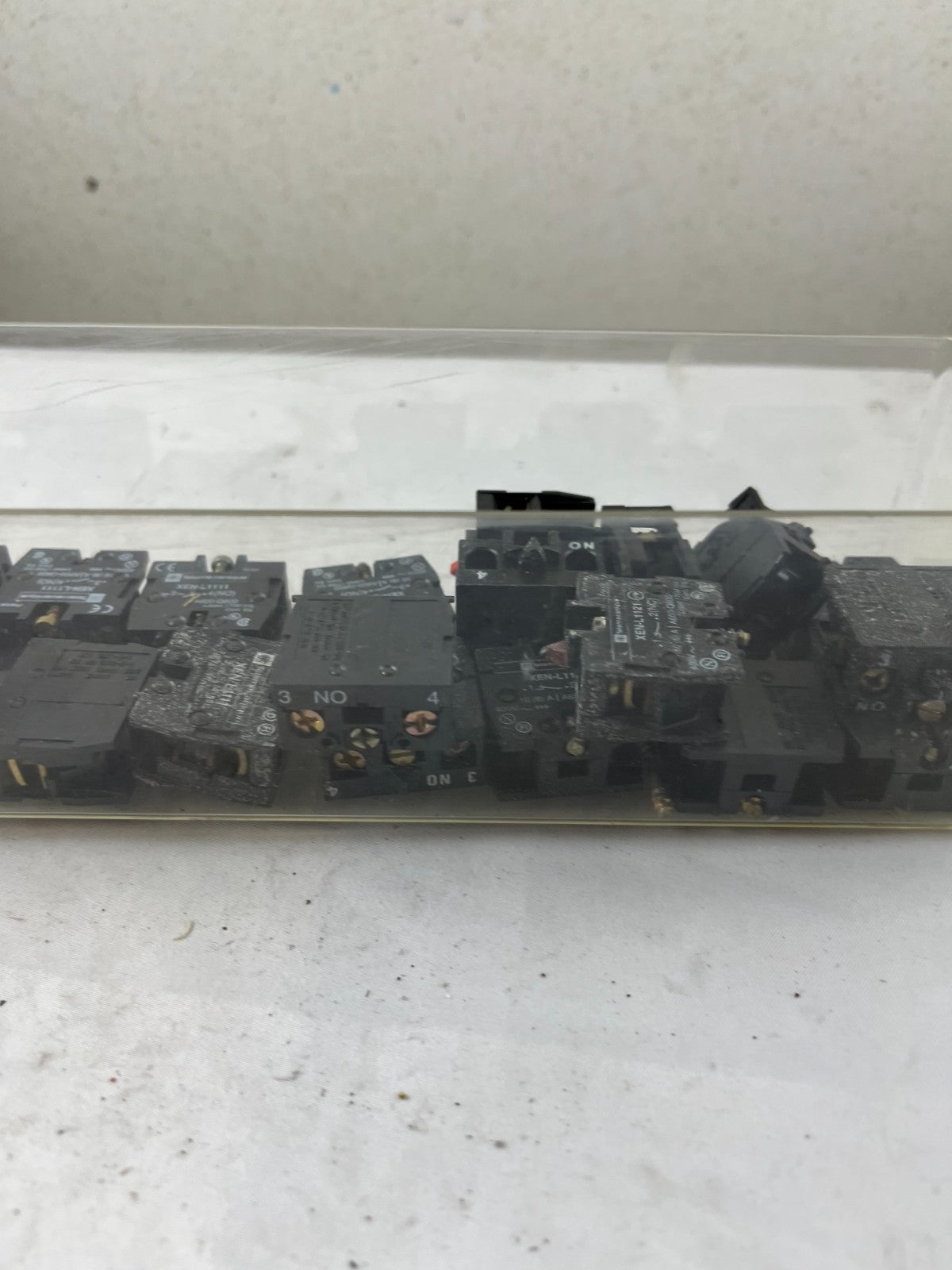 Telemecanique XEN‑L Series Contact Blocks 1NO/1NC Mixed Models Lot Used Bundle