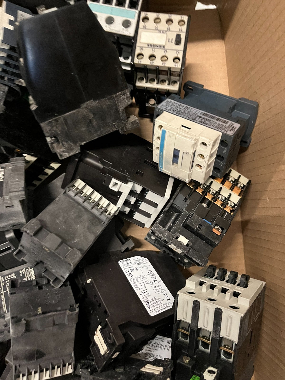 Siemens 3TH / 3TF Contactor Relay Huge Lot Mixed 24V DC AC Used Bundle Spares