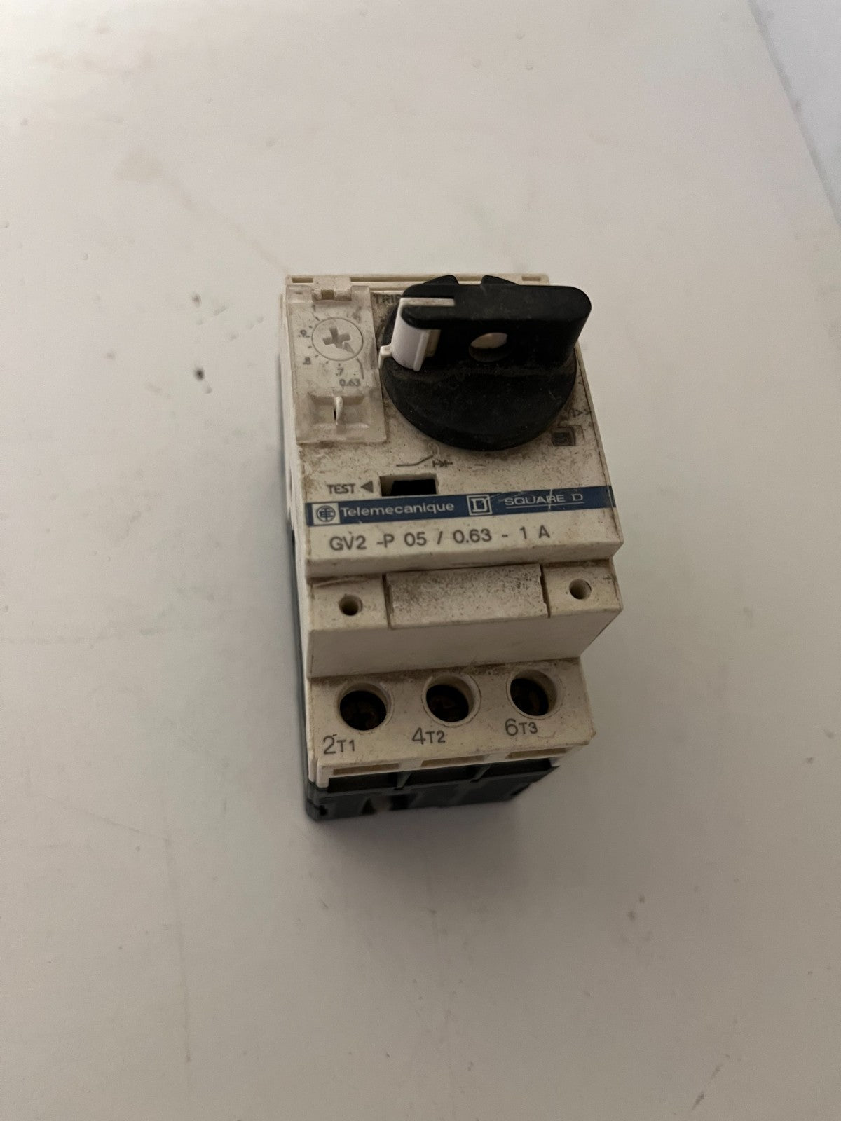 Schneider Telemecanique GV2P05 0.63–1A Motor Circuit Breaker with VU05 IEA02