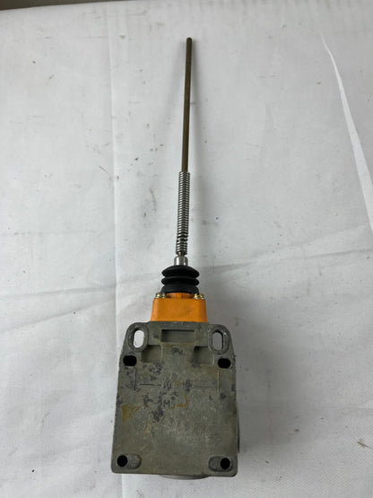 Siemens 3SE3 100-1FC Limit Switch Flexible Rod IP67 Used Spare Parts
