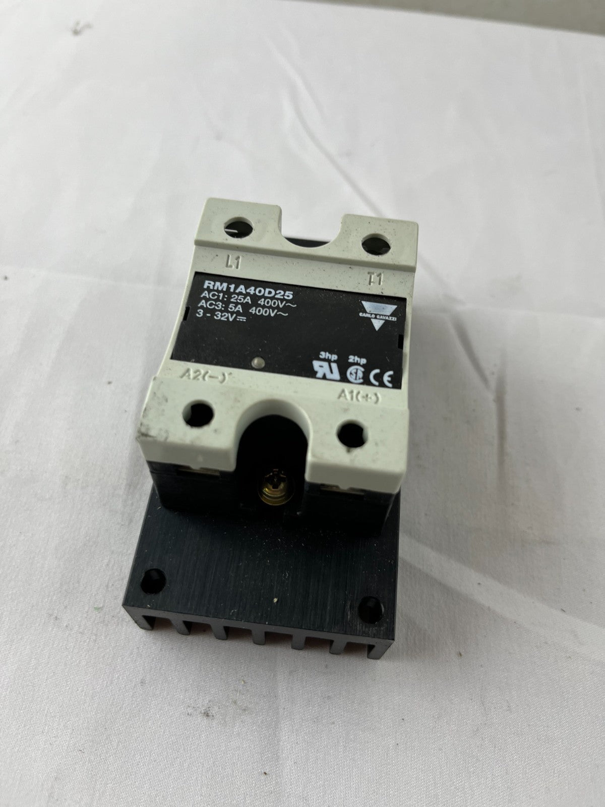 Carlo Gavazzi RM1A40D25 Solid State Relay SSR 25A 440VAC w/ Heatsink USED