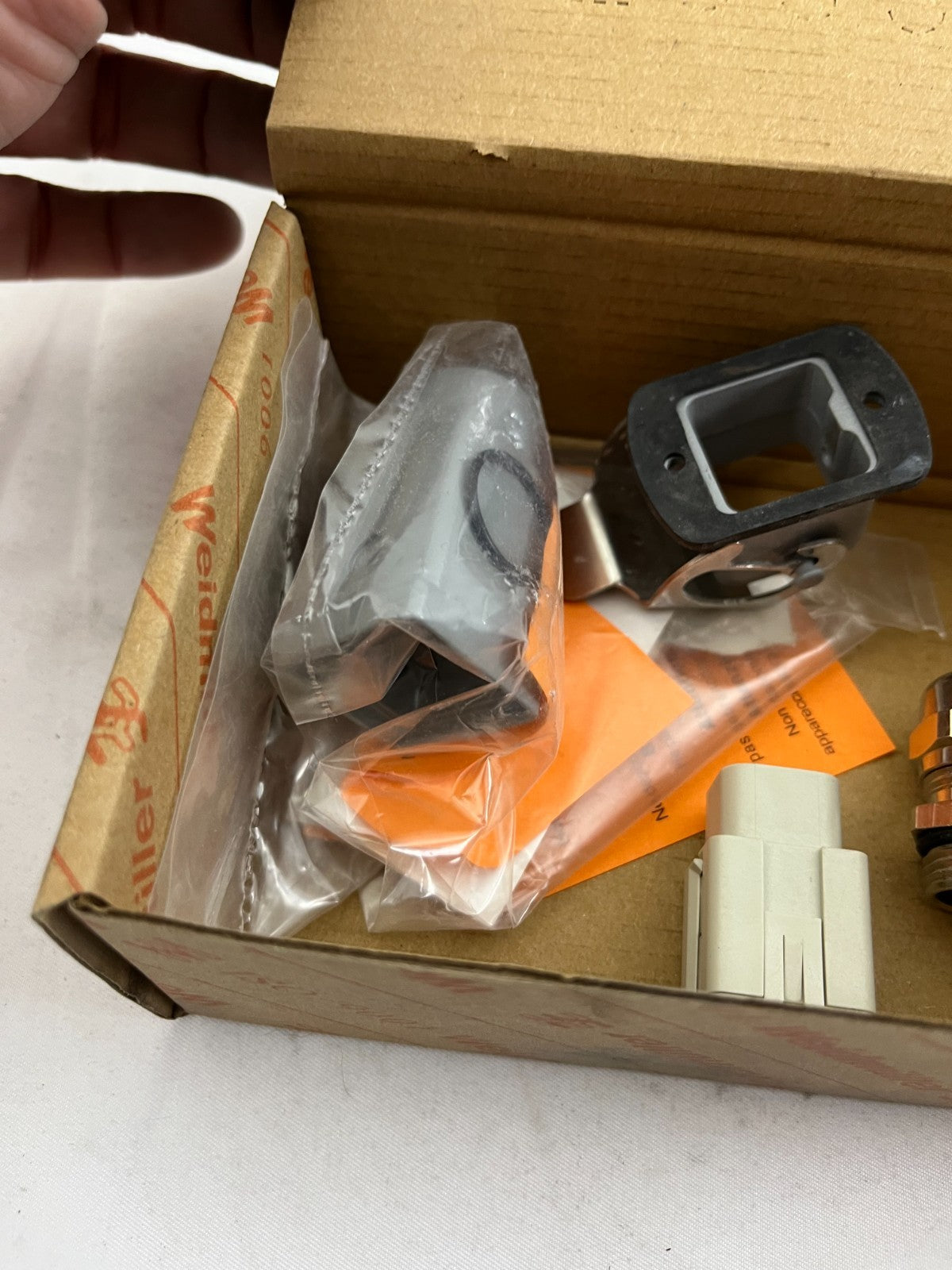 Weidmüller HDC KIT HA 04.402 M Heavy Duty Connector Set 4-Pole 16A 400V M20