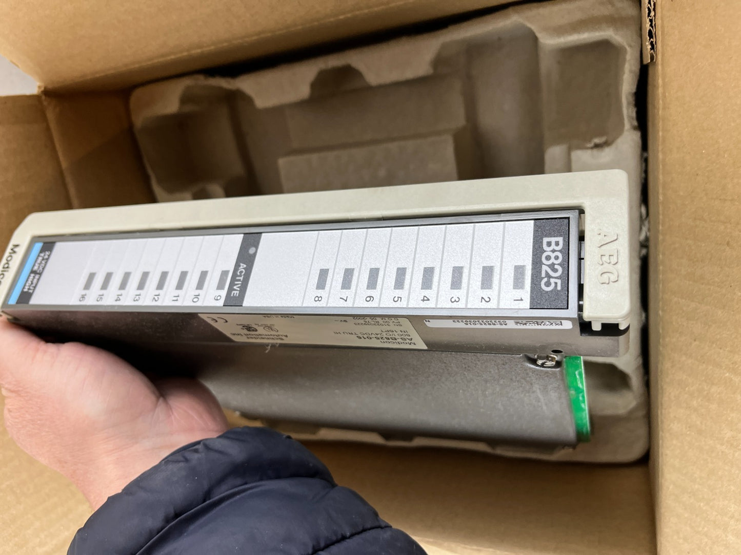 Modicon AS-B825-016 800 I/O 24VDC TRU HI IN 16PT Input Module New Open Box