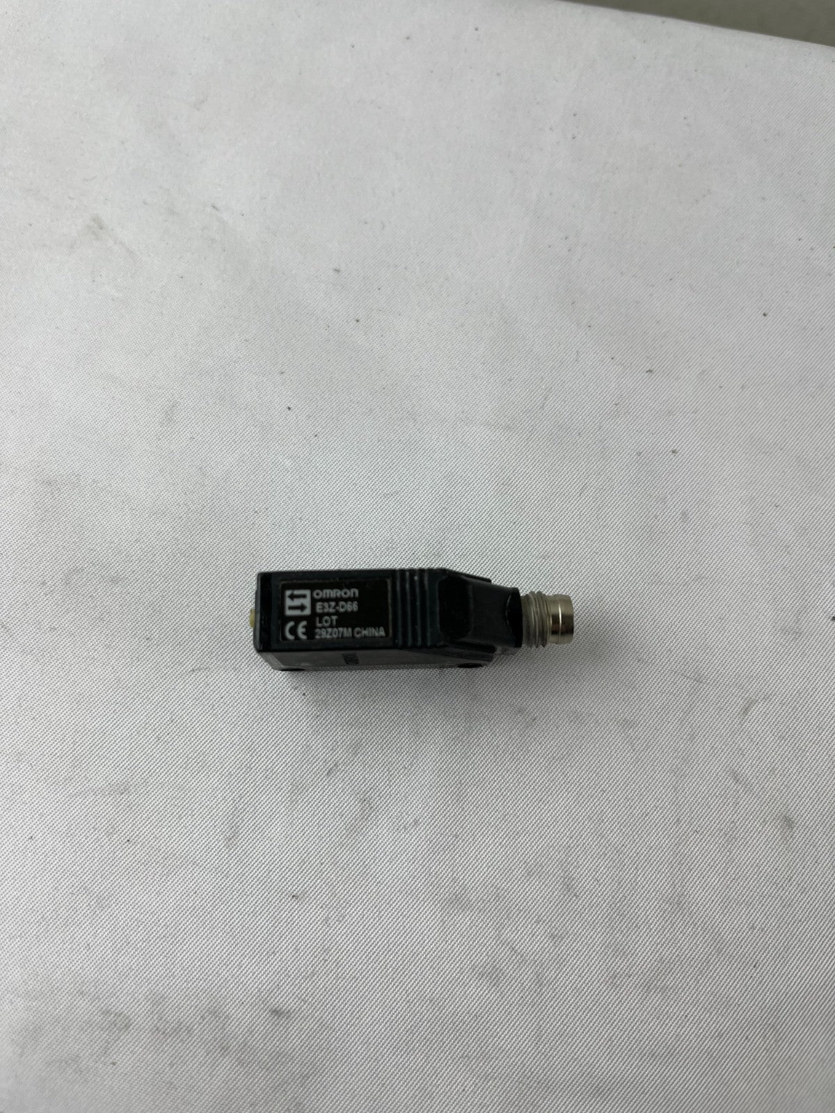 Omron E3Z-D66 Photoelectric Sensor 10-30VDC M8 Used China Spare Unit