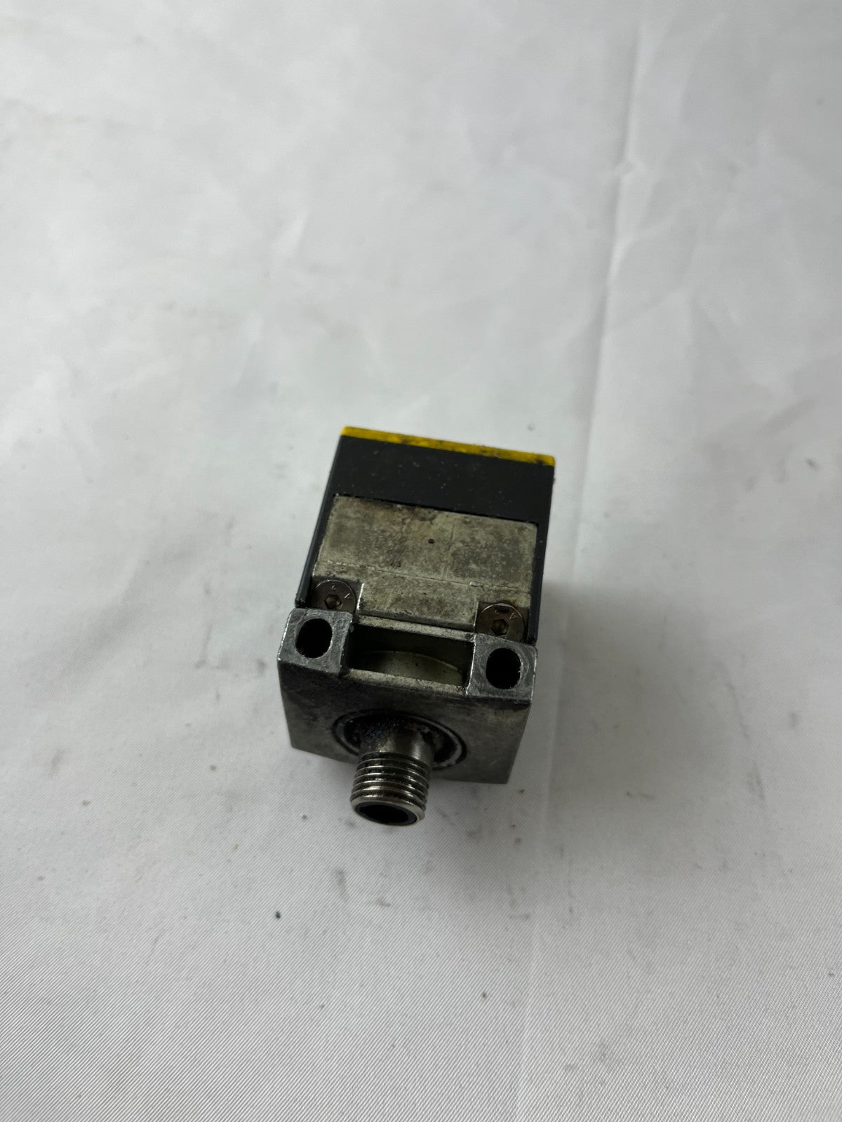 Turck Bi15-CK40-AZ3X2-B3131 Inductive Sensor 20-250VAC 15mm Used Spare Part