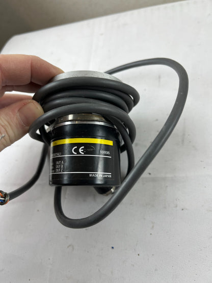 Omron E6C2-CWZ5B Rotary Encoder 1000 P/R 12–24 VDC Incremental Used Spare