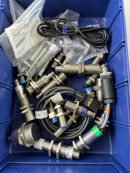 Mixed Proximity Sensor Lot 25pcs Telemecanique Schneider M18 M30 Used + New