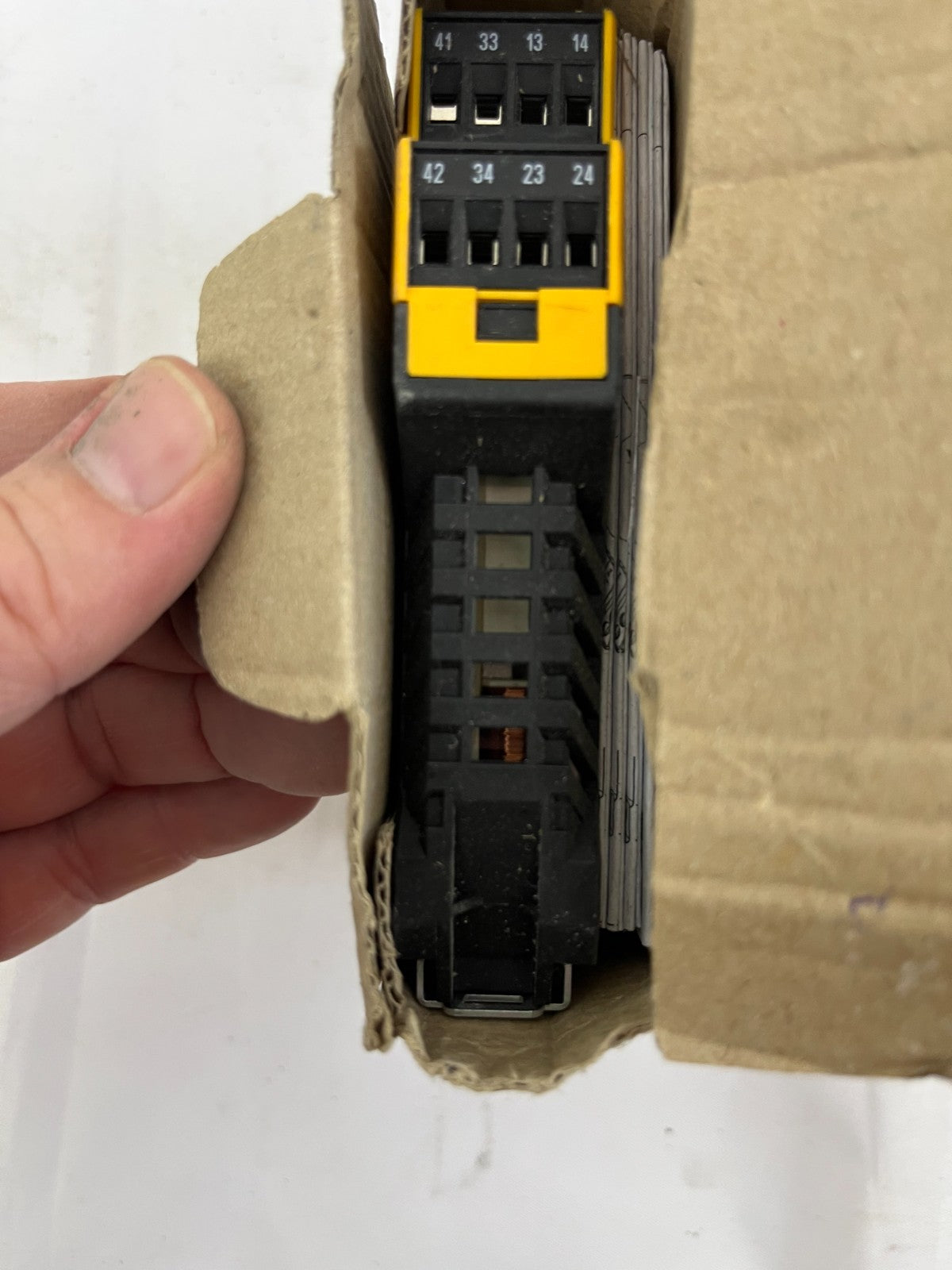 Eaton ESR5-NO-31-230VAC Safety Relay 230V AC Dual Channel, 3 Contacts, New Box