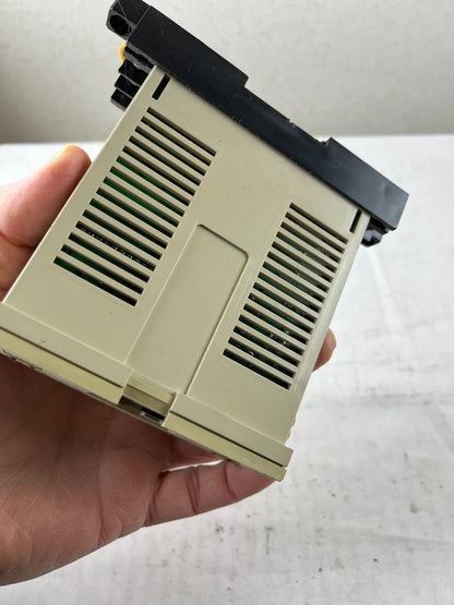Omron 3G2A3-OC221 SYSMAC I/O Device Output Module 2A 250VAC Used Spare Part