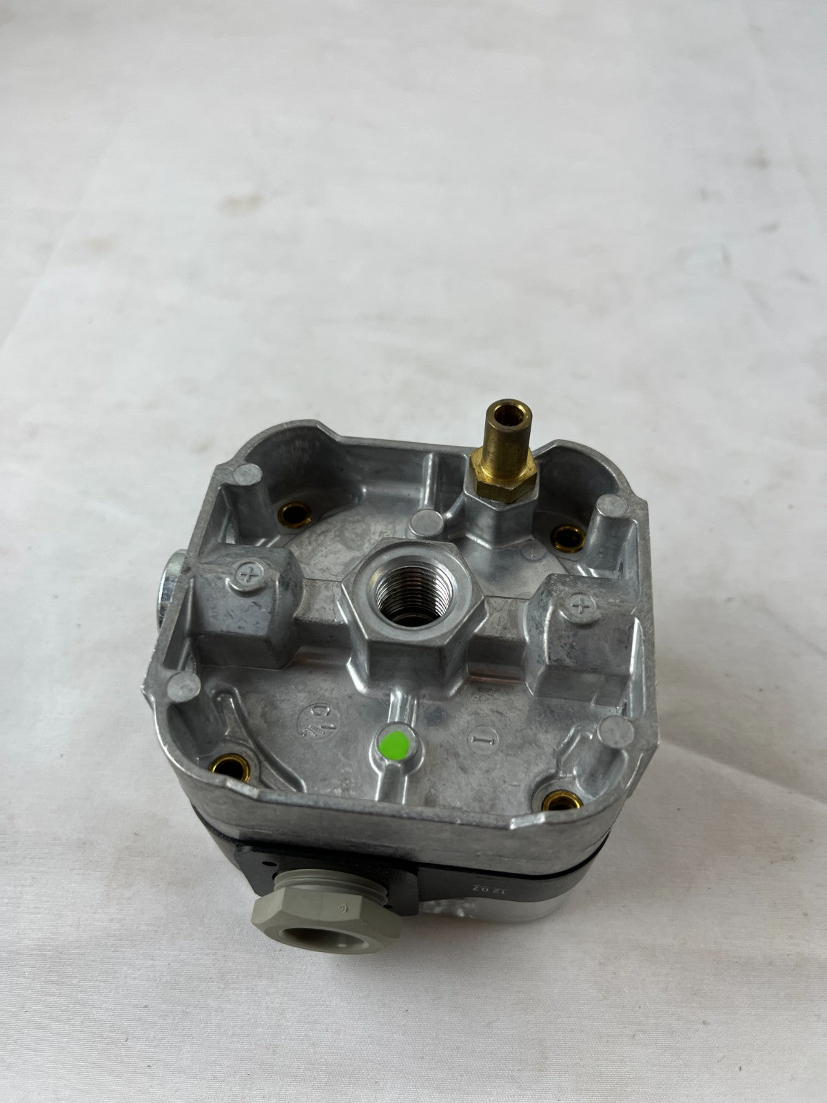 Dungs LGW 10 A4 Air & Gas Pressure Switch 1-10 mbar IP54 New Unused Spare Unit