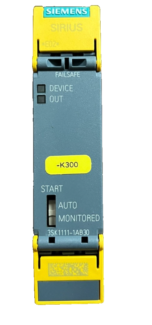 Siemens 3SK1111-1AB30 Sirius Safety Relay 24V AC/DC 3NO+1NC Used Spare Unit