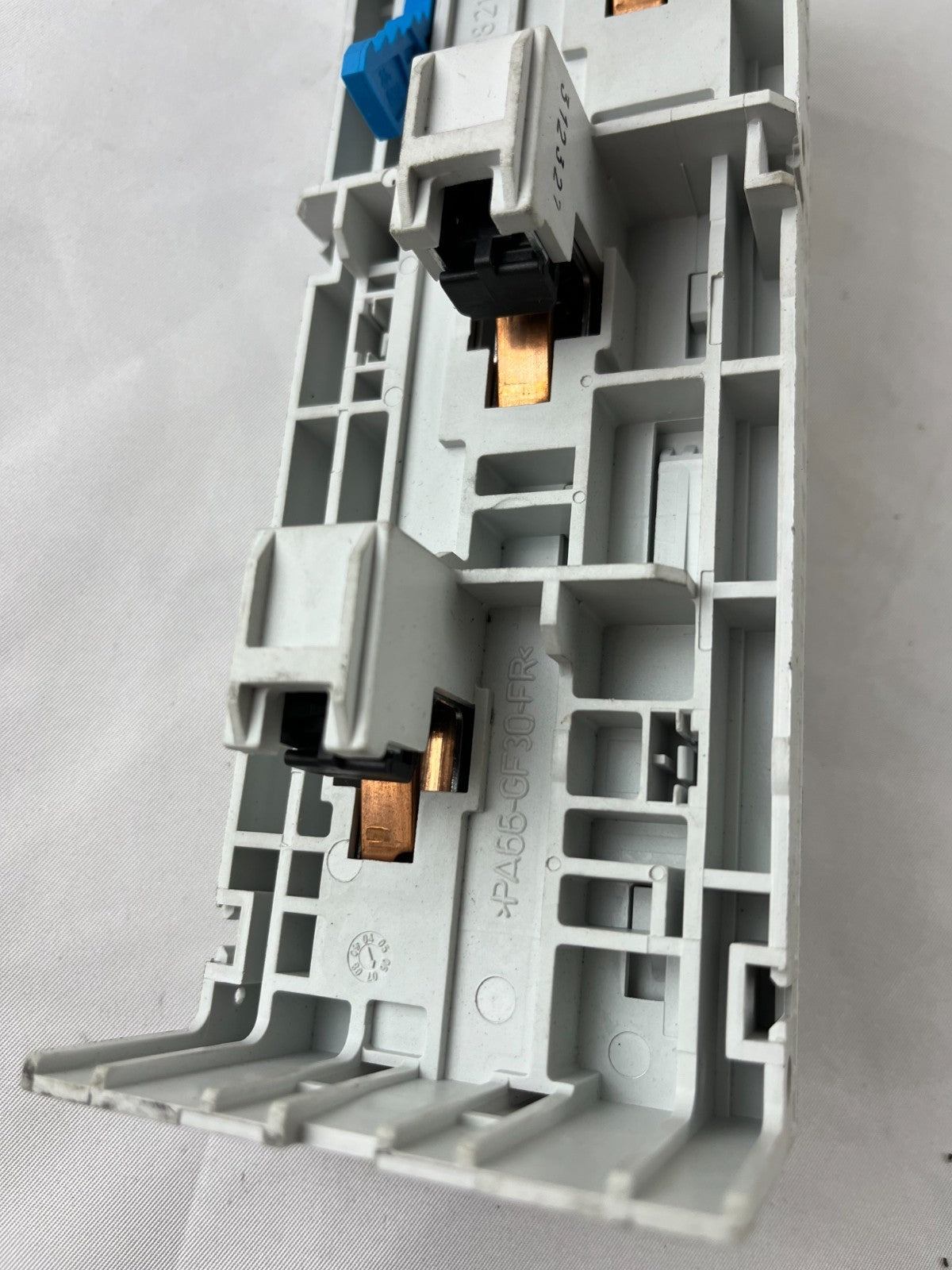Wöhner 32 444 EQUES EasyConnector Busbar Adapter 32A 690V 3‑Pole New Spare