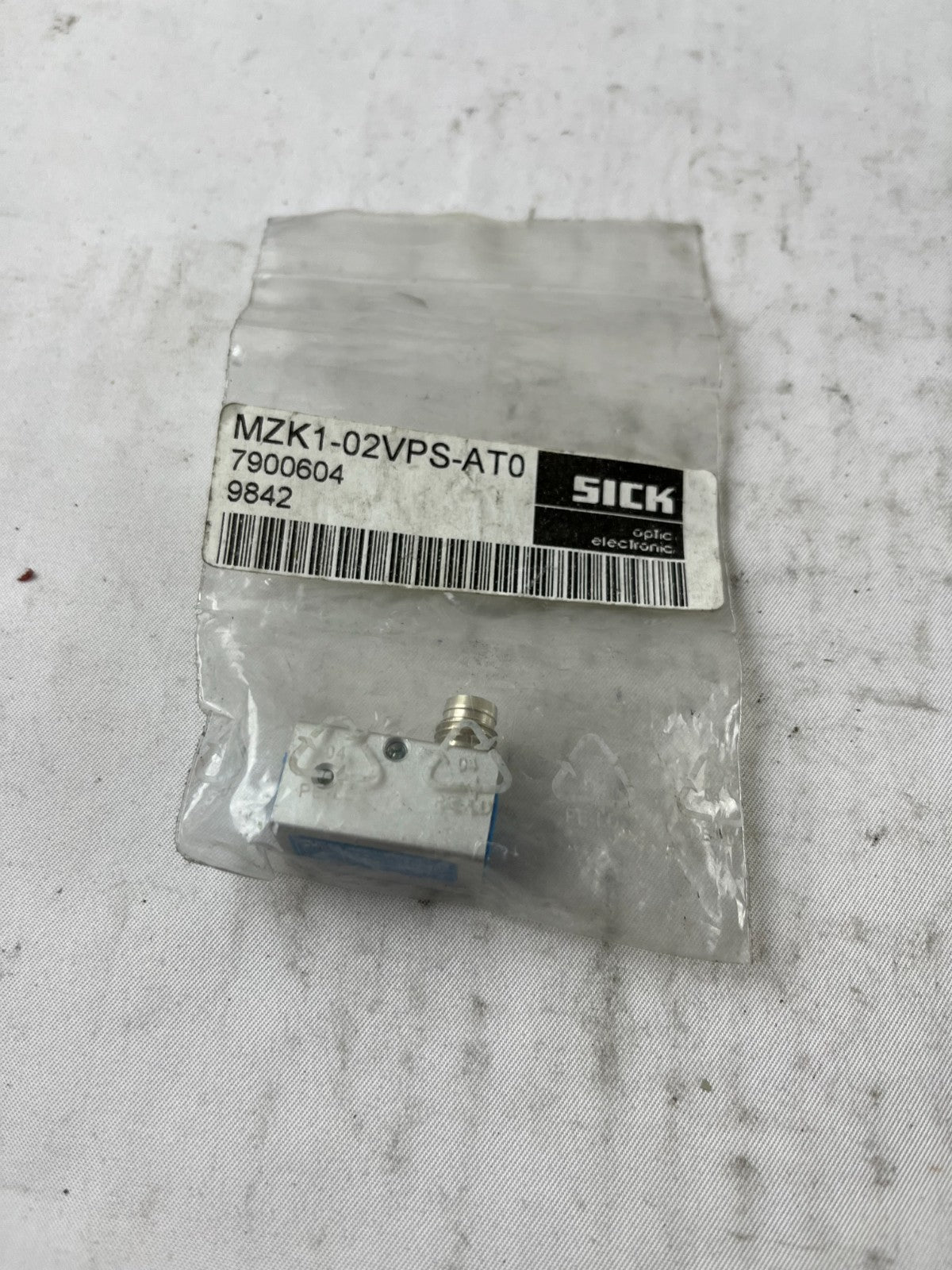 SICK MZK1-02VPS-AT0 Magnetic Cylinder Sensor 10-30VDC New Unit