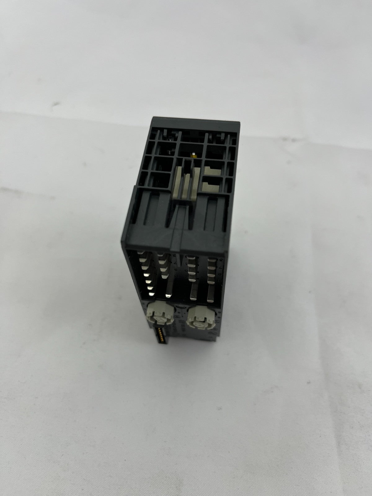 Siemens SIMATIC 6ES7138-4FR00-0AA0 ET 200S Relay Output Module 24VDC/AC 230V 5A