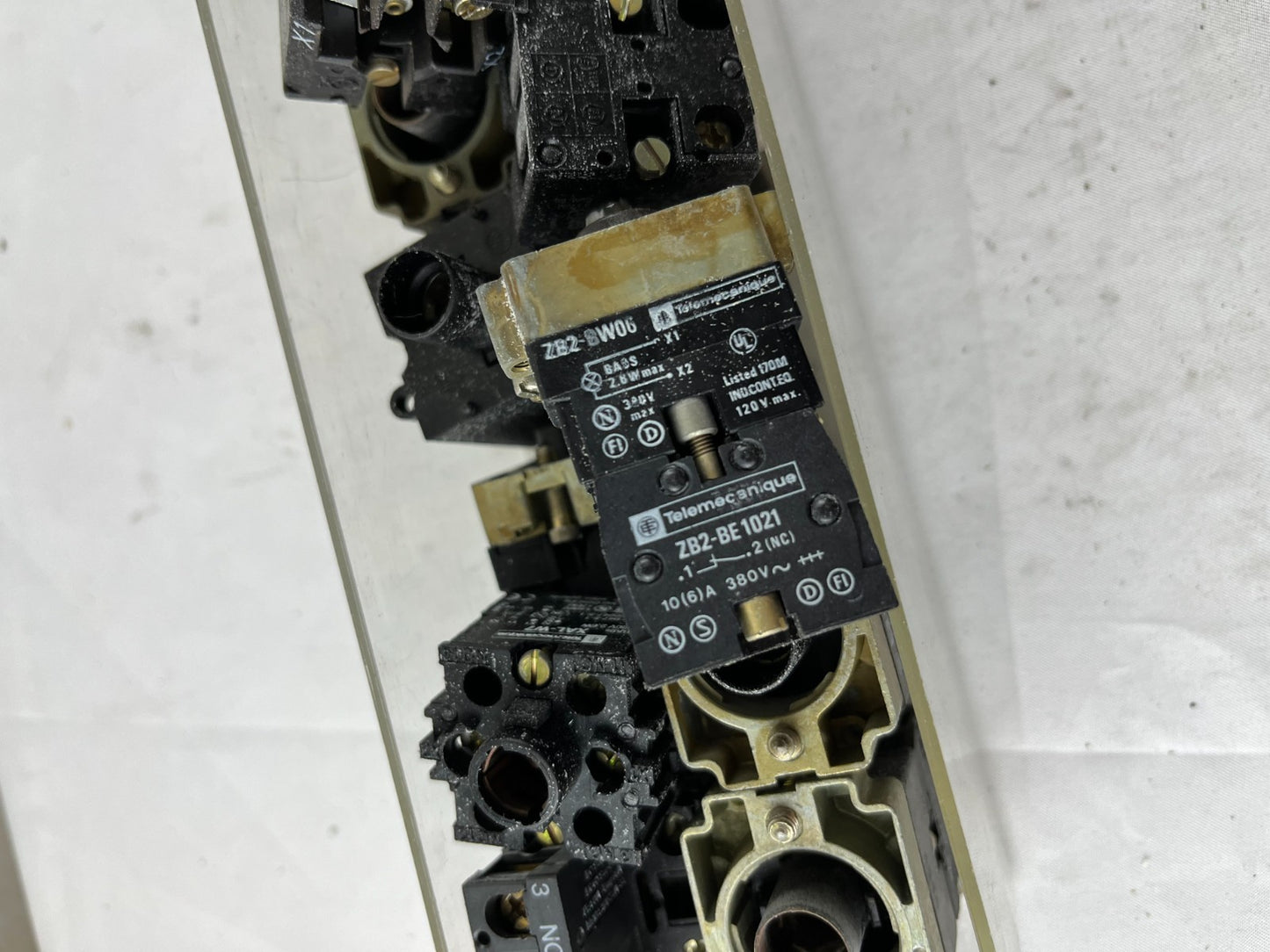 Telemecanique ZB2 Pilot Light Bodies & Contact Blocks Bundle 22 mm Parts Mixed