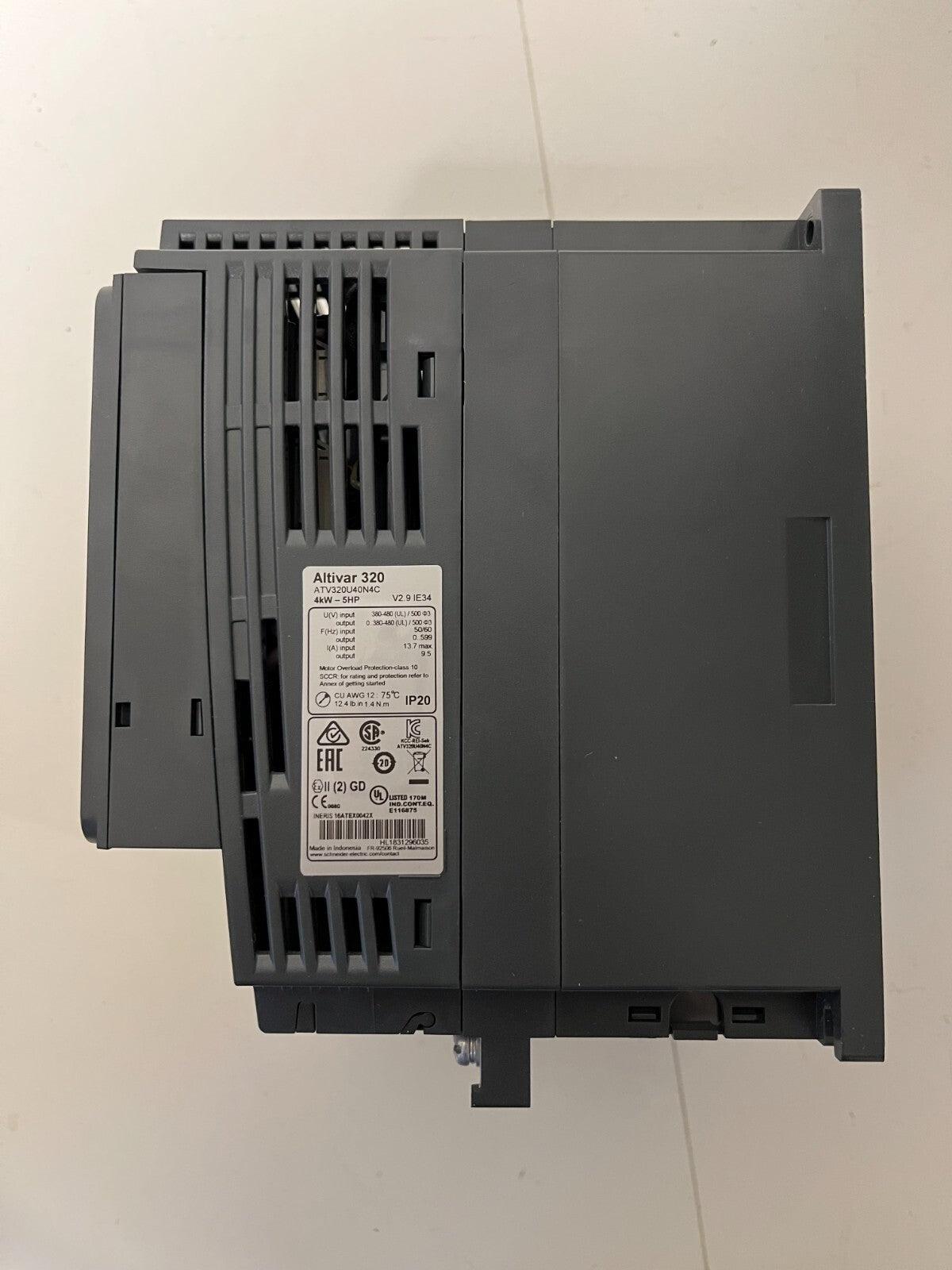 Schneider Electric Altivar 320 ATV320U40N4C VFD 4kW 5HP 380-480V Hardly Used