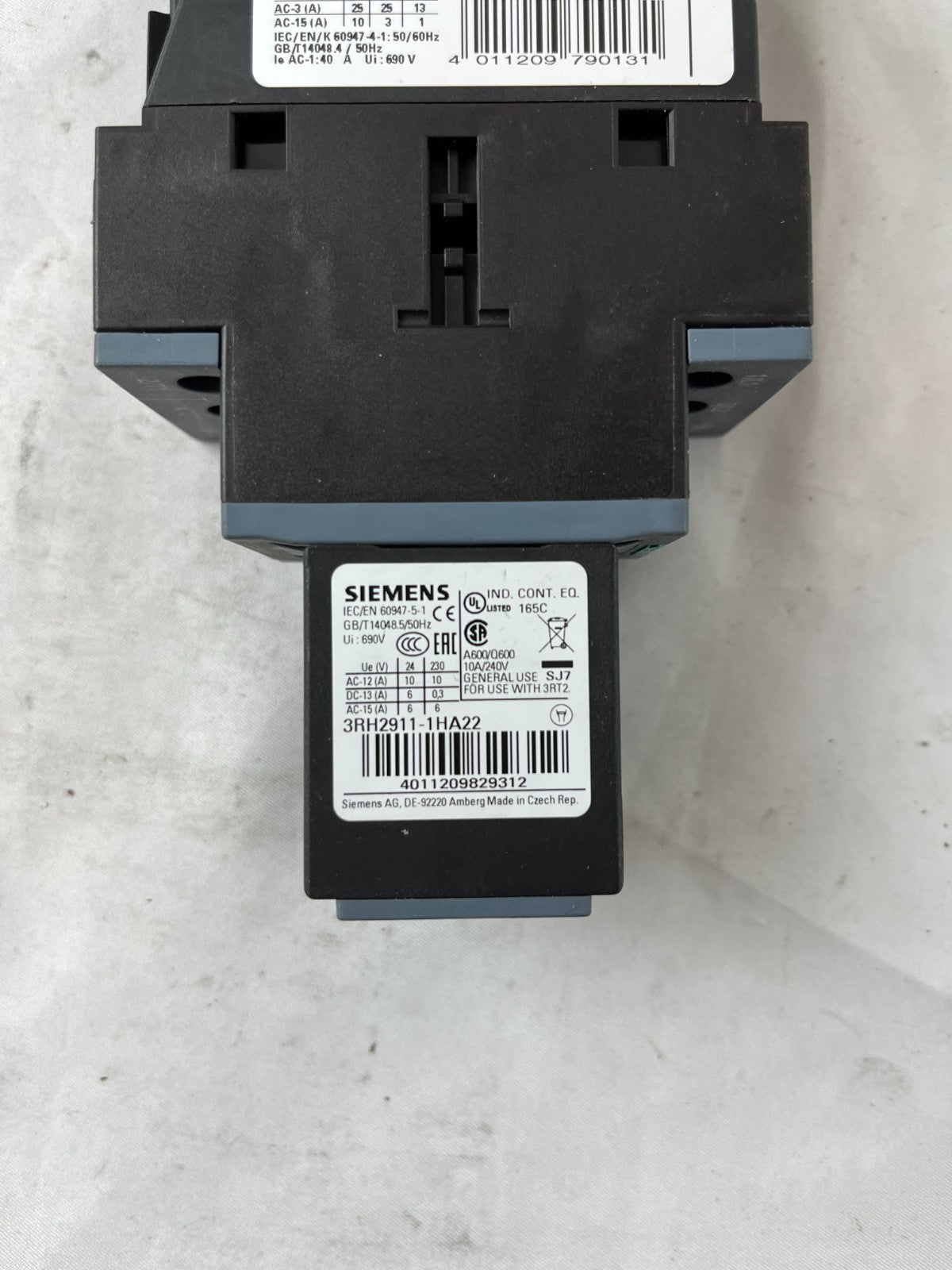 Siemens 3RT2026 Contactor 3P 25A 24V DC w/ 3RH2911 Aux Block Used Spare Unit