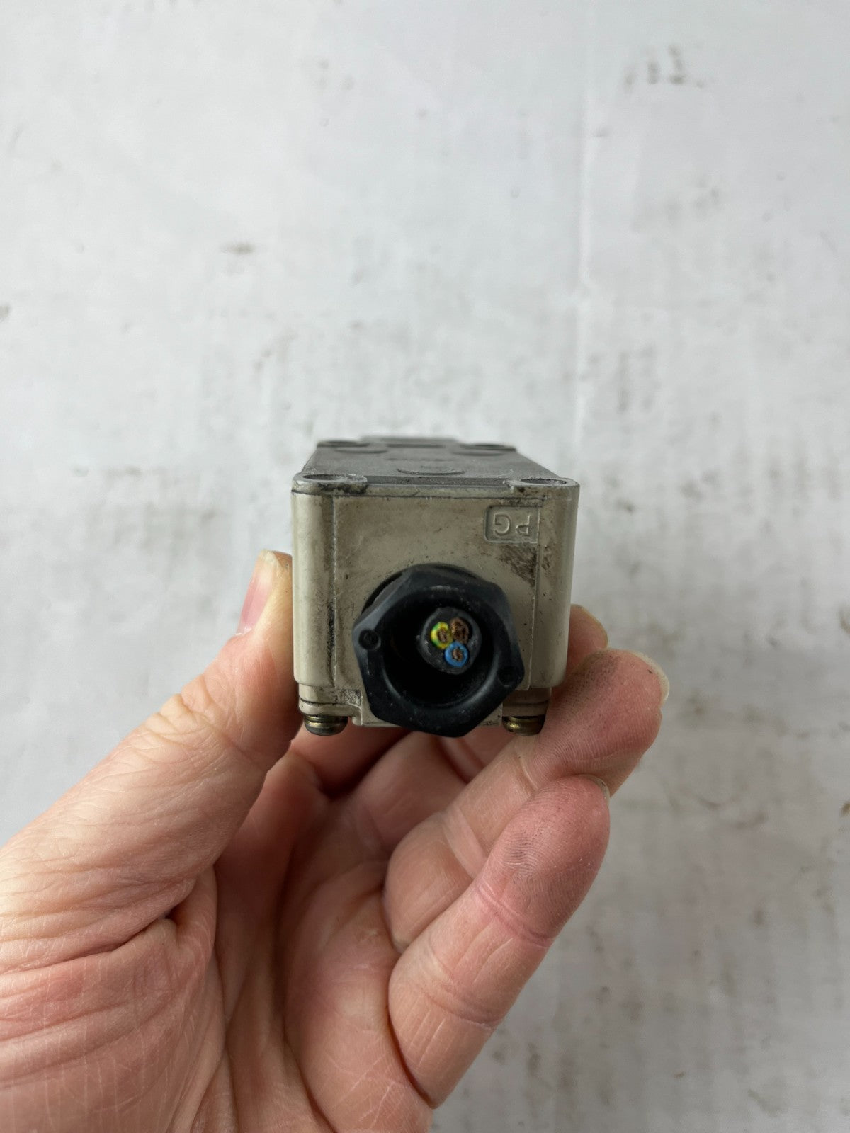 Omron WL Limit Switch WL3A2-G 10A 500V Rotary Shaft Used Spare Unit