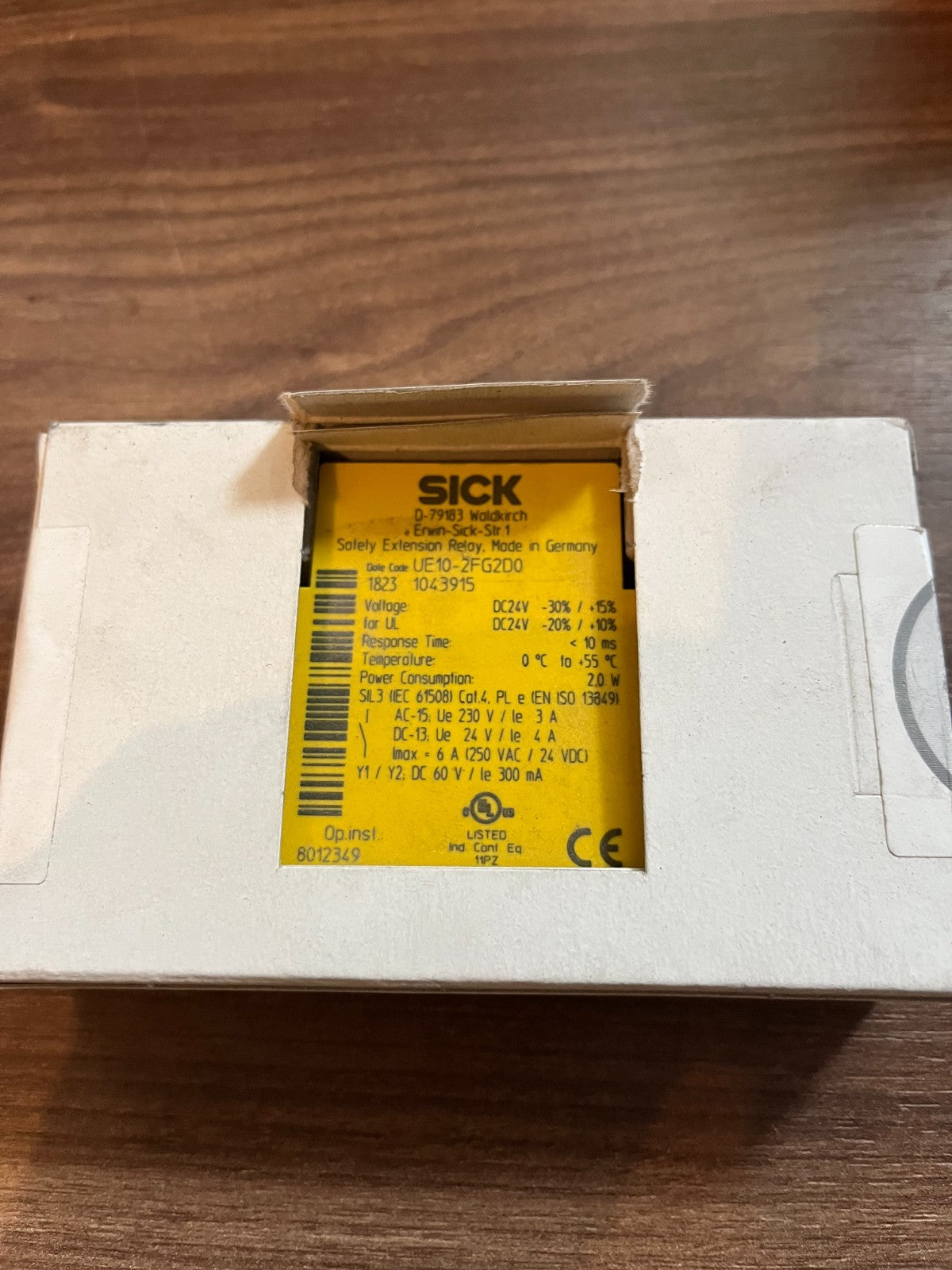NEW SICK UE10-2FG2D0 1043915 Safety Extension Relay 24VDC SIL3 PL e Cat4 In Box