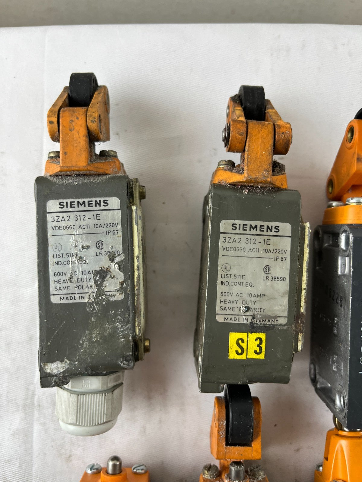 Siemens Limit Switch Lot 6pcs 3ZA2 312-1E 3SE3 120 Roller Lever IP67 Used Spares