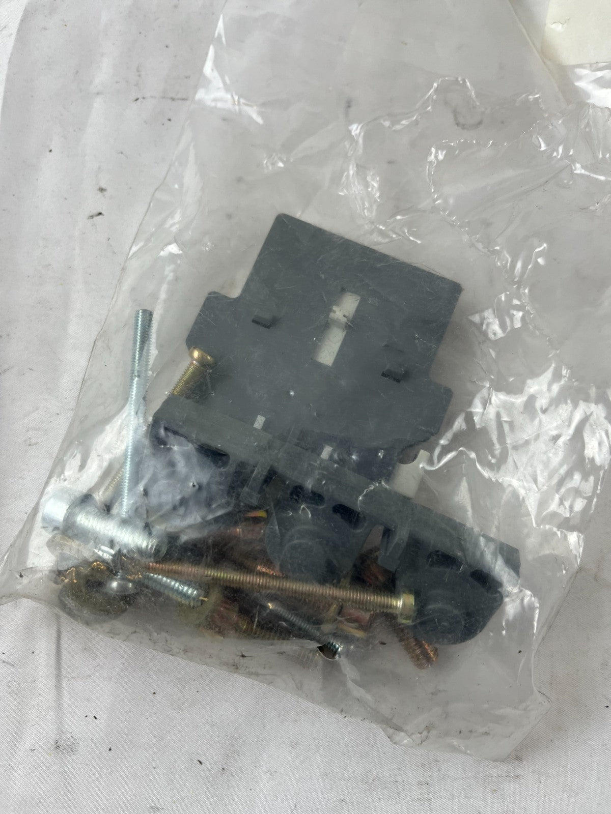 CAL18-11 Auxiliary Contact Block A600 Q300 IEC 60947-5-1 New NOS