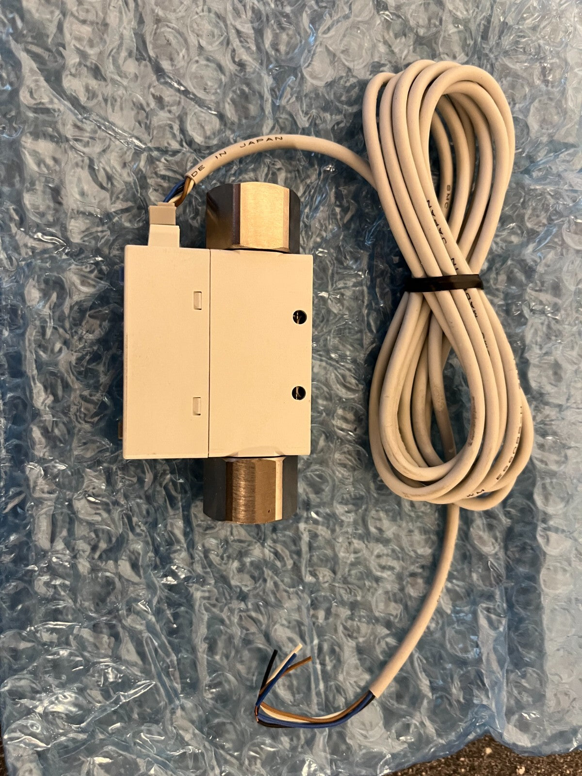 SMC PFM510-F01-2 Digital Flow Switch with Display – New, Made in Japan
