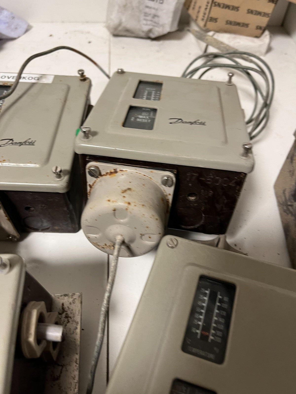 Danfoss RT101 & RT107 Temperature Switches Lot (5 pcs) – Used, Tested Industrial